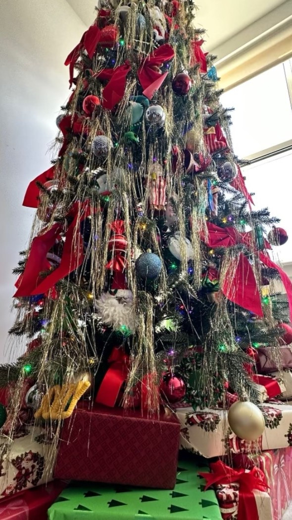 Vintage Nostalgic Christmas Tree 🎄 🎅 🎁 

#LTKHoliday #LTKSeasonal #LTKFamily