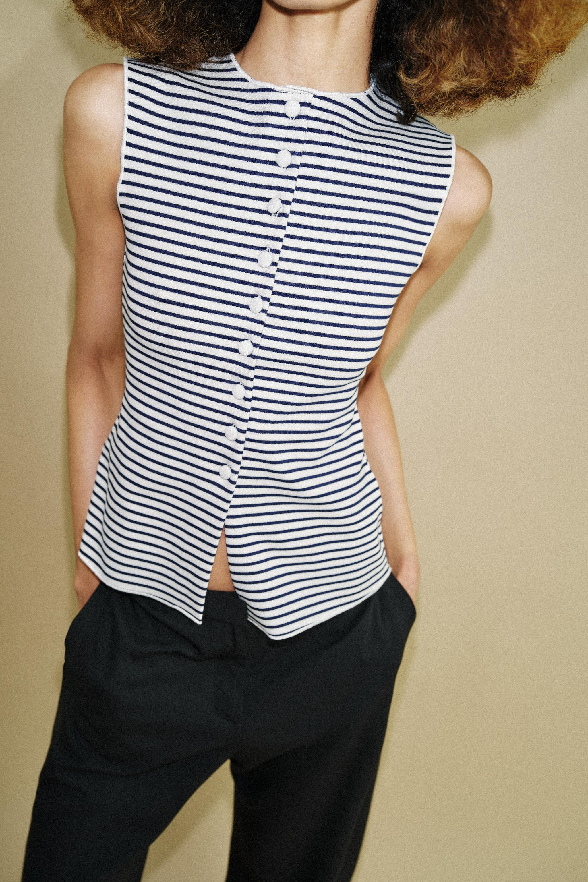 BUTTONED VEST TOP | Zara US