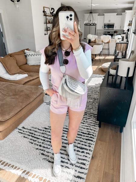 Comfy Errands Outfit 🤍

Top — small
Romper — small

comfy spring outfit | free people inspired | fp inspired | amazon romper | white leather platform converse sneakers outfit | white long sleeve basic top | white belt bag | casual running errands outfit | spring outfits | spring fashion | amazon outfit | amazon fashion | affordable outfit 



#LTKfindsunder100 #LTKfindsunder50 #LTKshoecrush