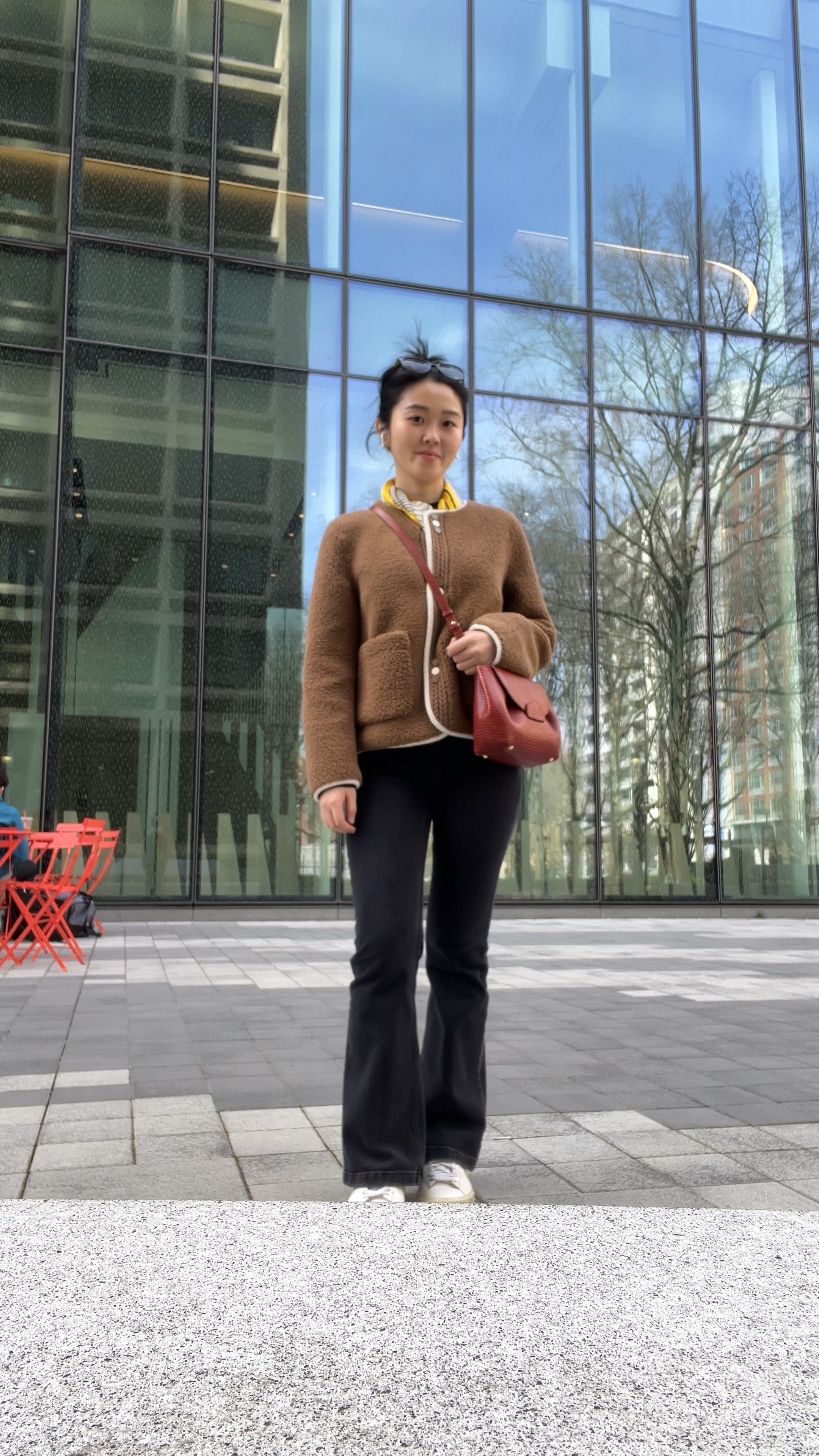 Spring look NYC
Jacket: Gifted by mom
Jeans: Gap
Bag: Polene Paris
Shoes: Veja
