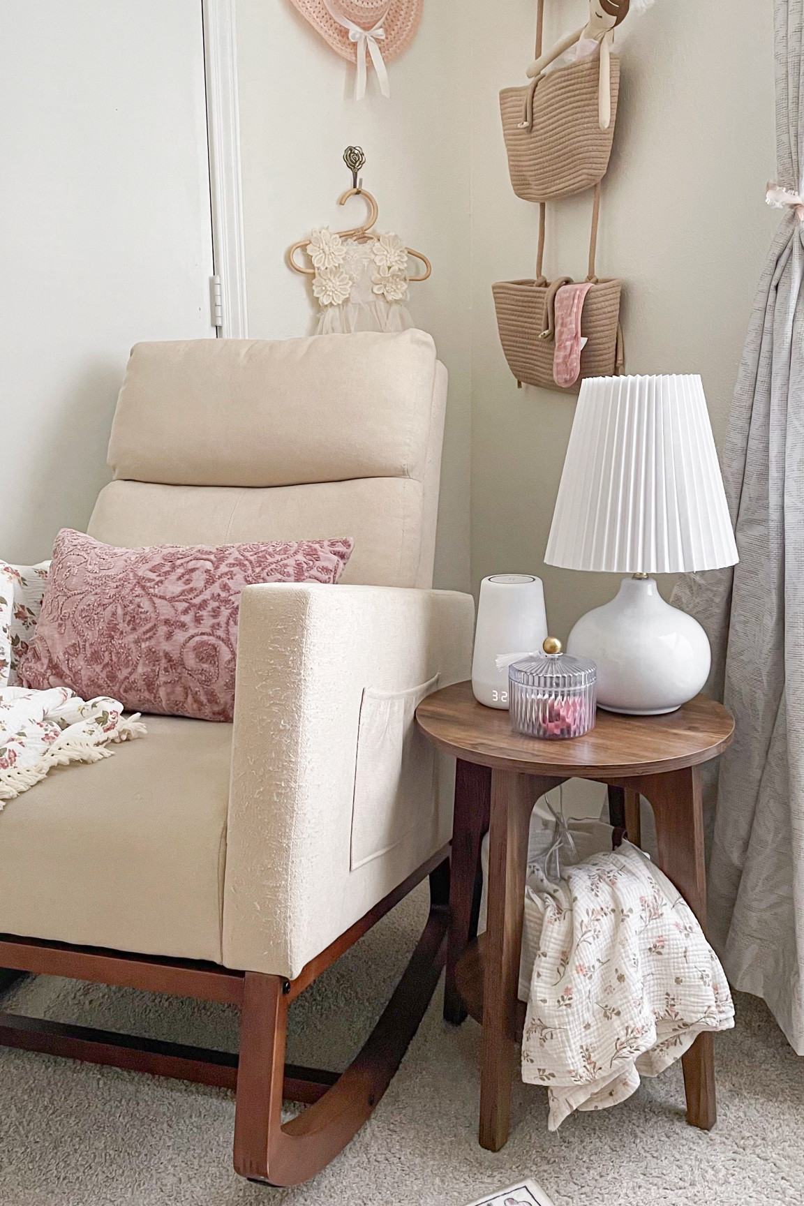 Nursery corner 

Baby, girl, nursery, idea, corner, affordable, Facebook, Amazon, target, Walmart, cottage, aesthetic, cute, sweet

#LTKHome #LTKFindsUnder50 #LTKKids