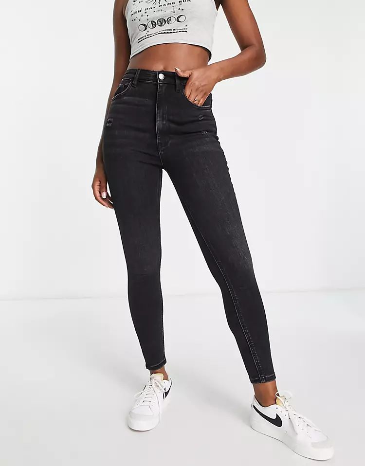 £20.00 | ASOS (Global)