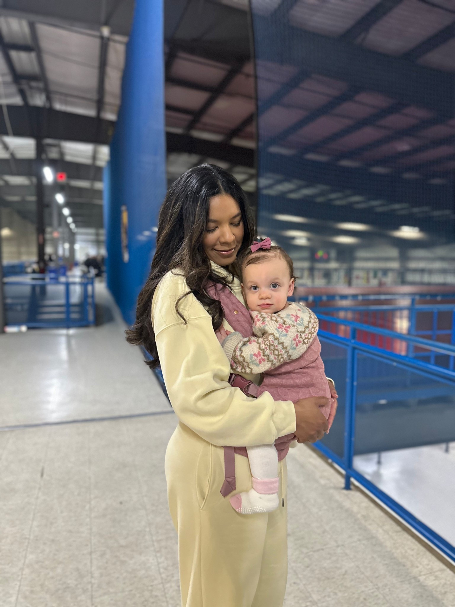 Abercrombie sweat set! Mabe carrier! Abercrombie style size 8! Medium long 

#LTKMidsize #LTKSaleAlert