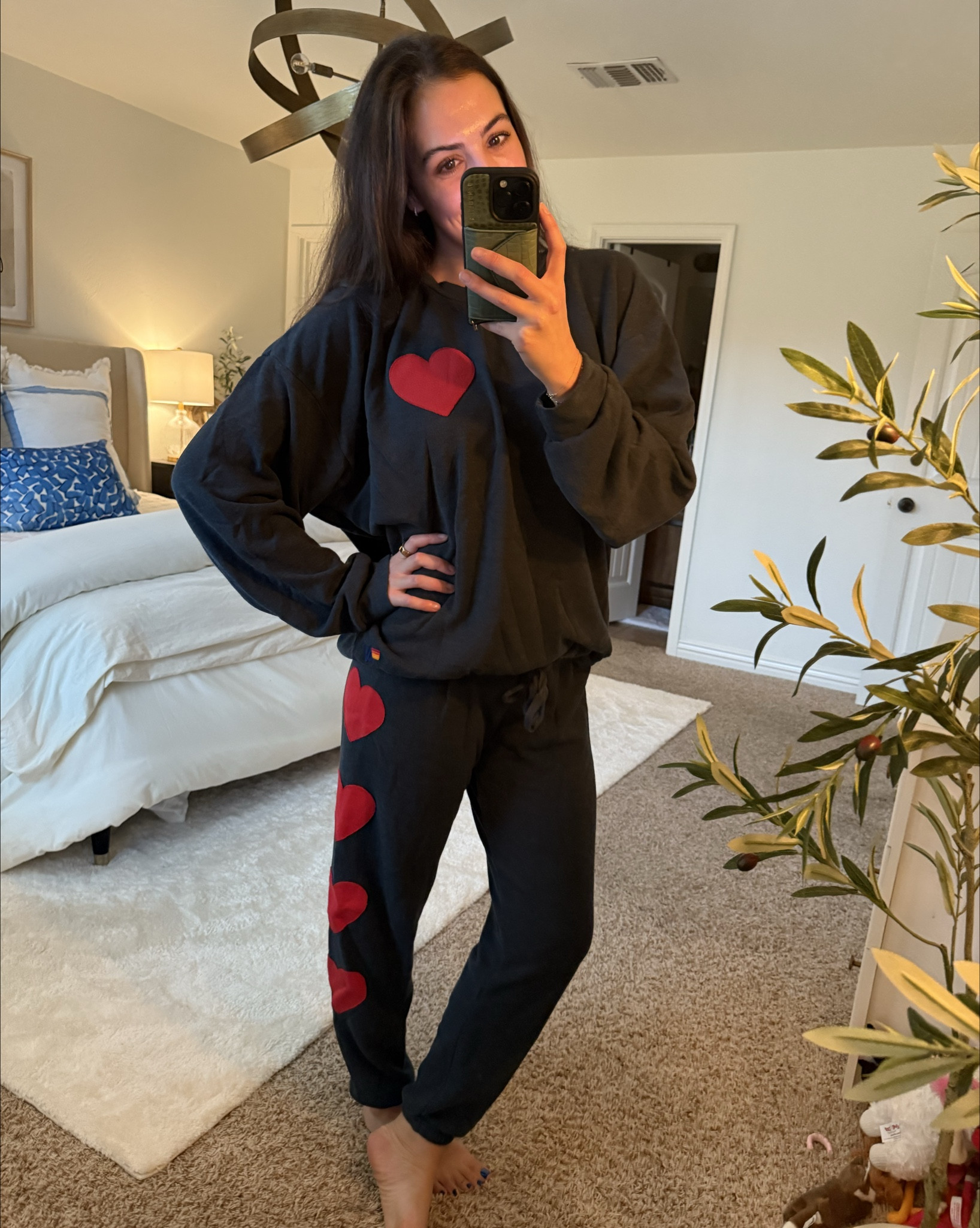 ❤️ size up in AV sweats. They are always SO tight in the waistband. 

20% off site wide happening now & 40% off new fall styles!!

#LTKSaleAlert #LTKSeasonal #LTKStyleTip