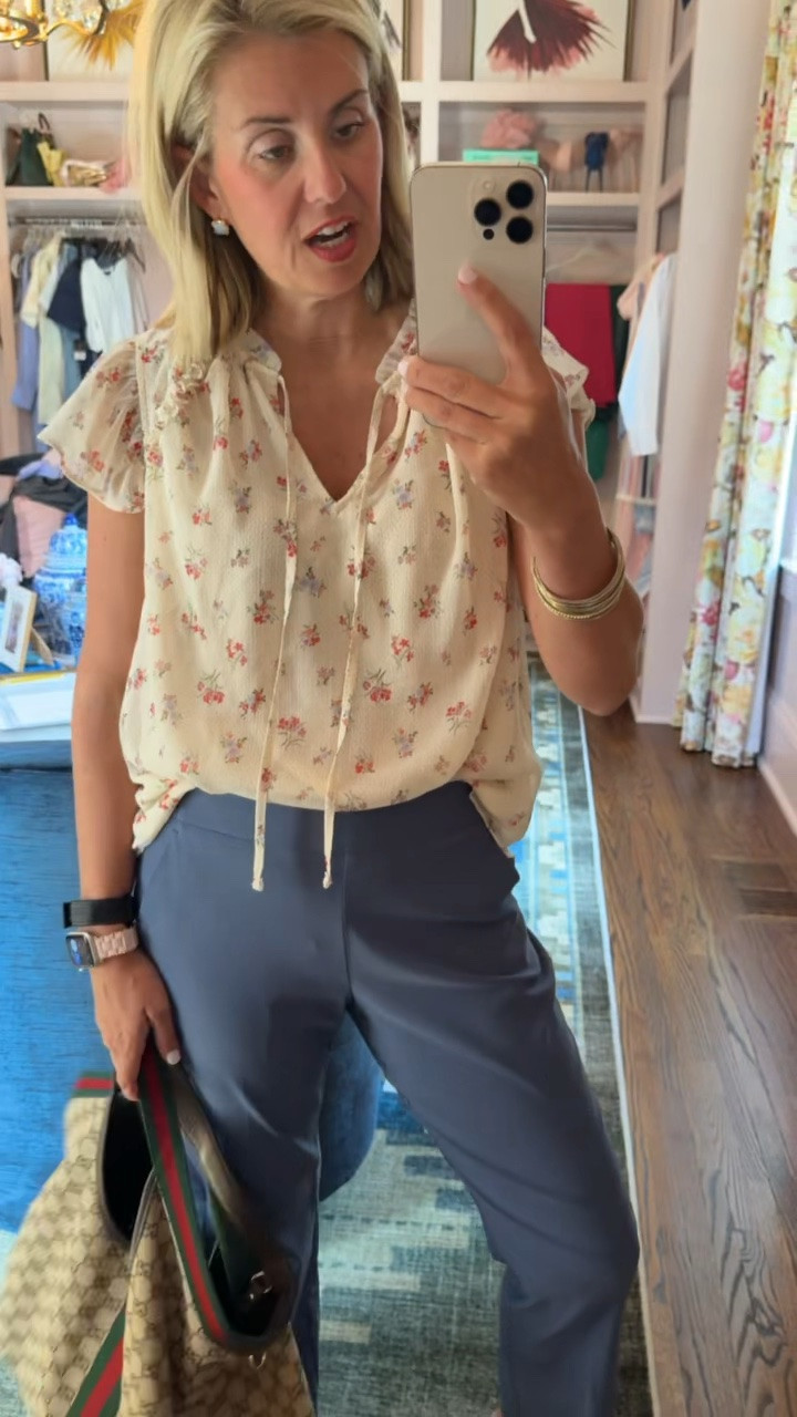 I’ve been loving Lauren Conrad’s line from Kohls lately. This top is adorable and pull on pants…yes please!! 
Top - small
Pants - small
Sandals - 8 

#LTKdayinmylife #LTKootd #LTKmomlife