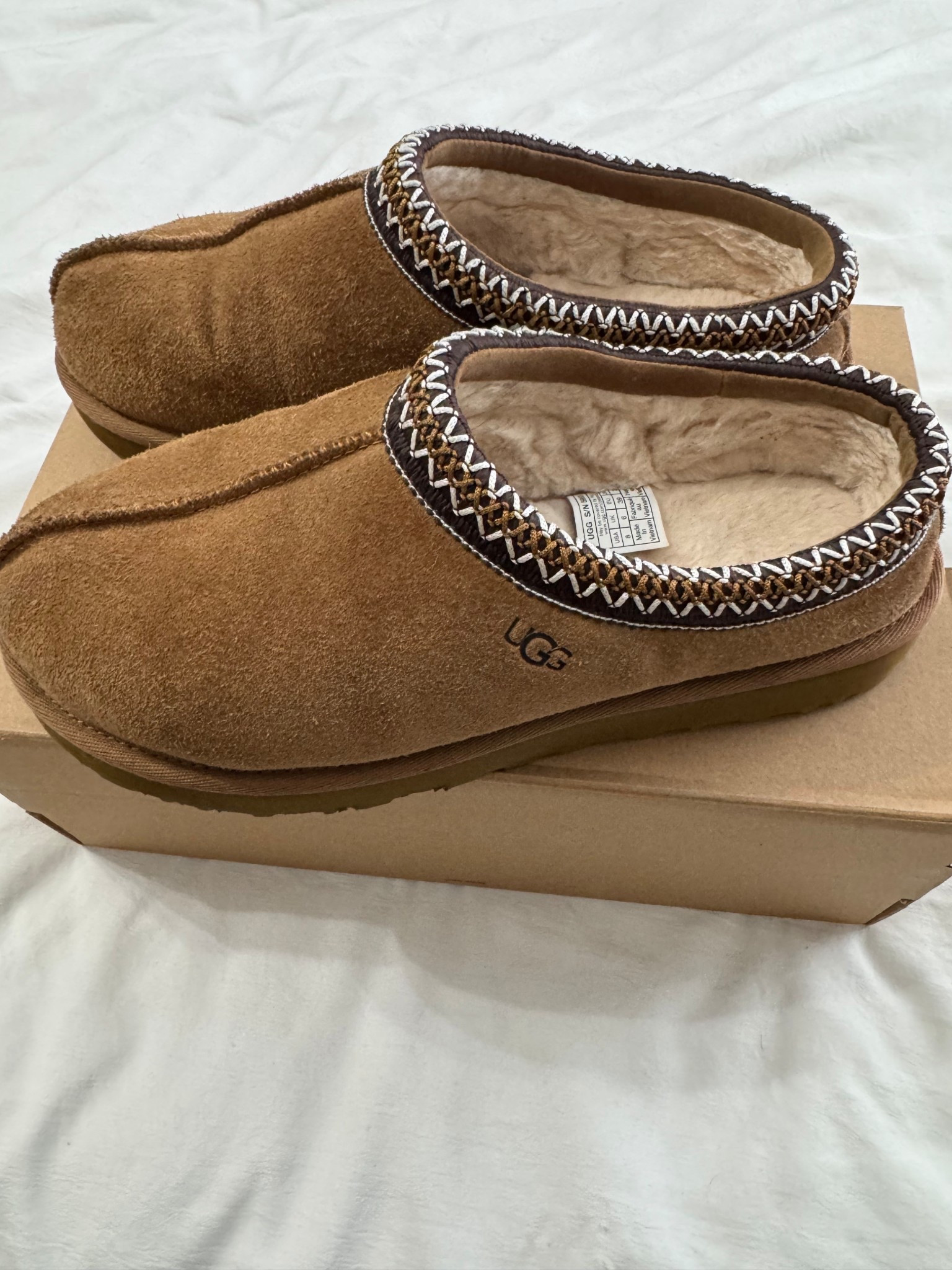 

It’s official: these UGG Tasmans are going to be living on my feet all season long! ☁️ Seriously the most comfortable slipper (with an outdoor sole!) that you can dress up or down. If you need a last-minute gift idea for literally anyone on your list, this is it! They sell out so fast, so tap to shop now before they’re gone!

#UGGTasman #UggSlippers #ChestnutUggs #WinterEssentials #CozyVibes #HolidayGifts #GiftGuide #MustHave #ShopLTK #CasualStyle #LTKUnder100

#LTKHoliday #LTKHoliday #LTKGiftGuide #LTKSeasonal