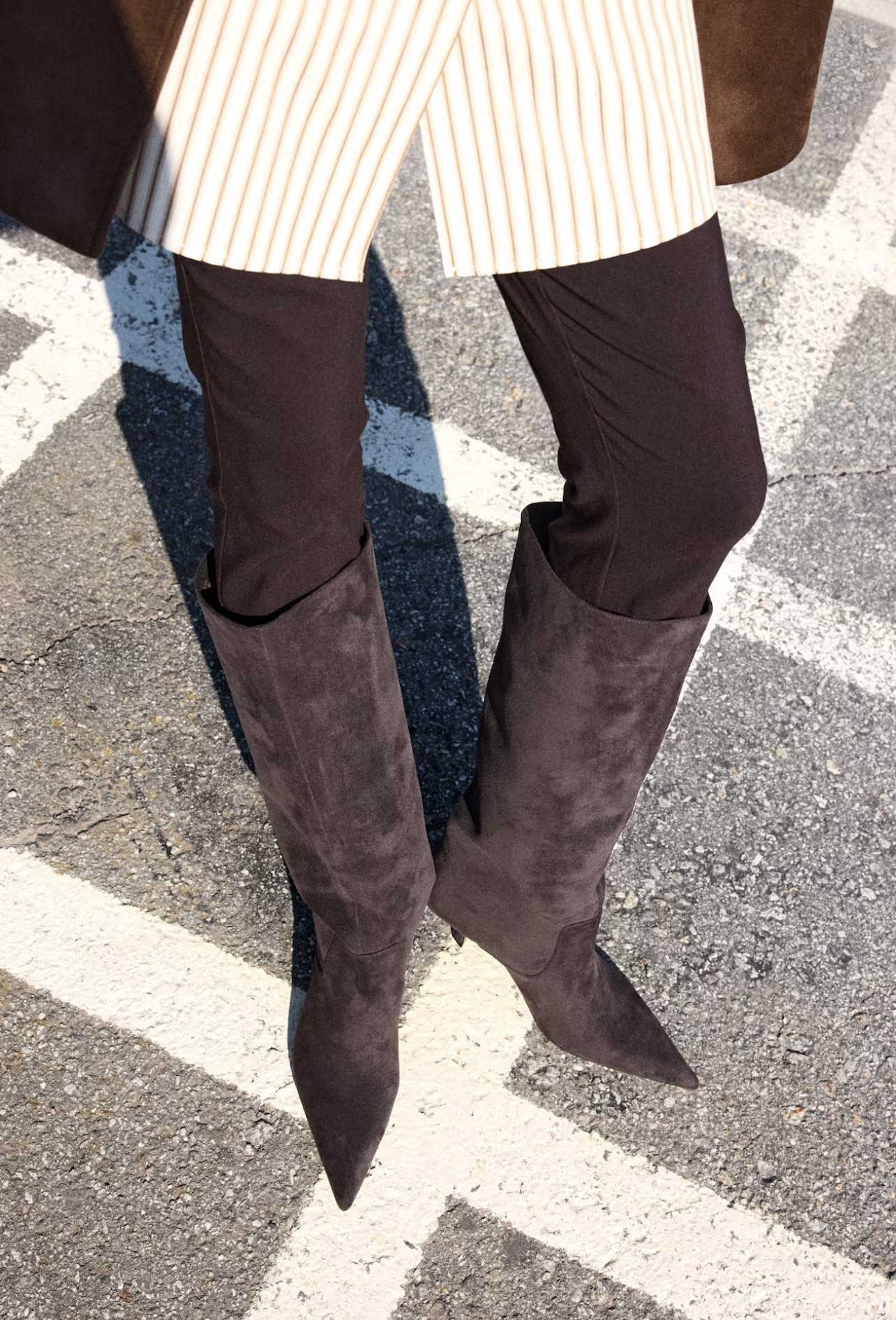 It’s all about the chocolate brown suede boot this Autumn 🍂 🤎👢👢. #suedeboots #brownsuedeboots 

#LTKuae