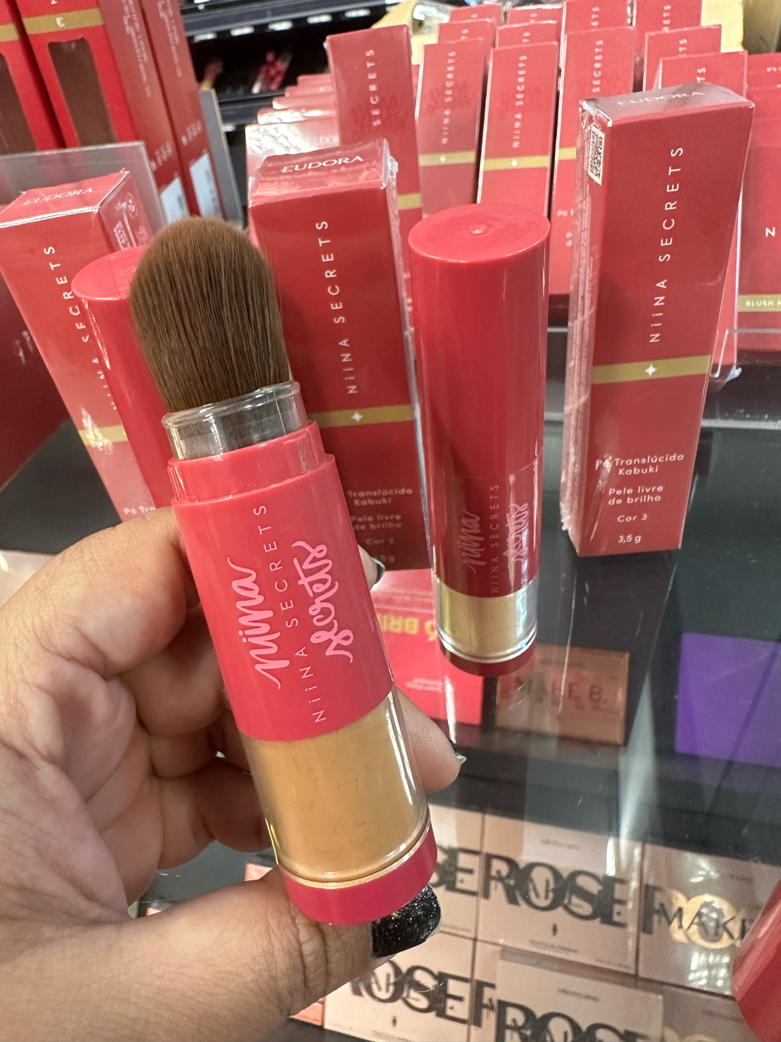 ✨LANÇAMENTO Niina Secrets✨

Chegou praticidade e qualidade num só produto!!!  ➡️ Pó translúcido com pincel kabuki é o segredo para uma pele sequinha por mais tempo. 

Para continuar linda e com a make impecável em qualquer ocasião, o Pó Translúcido Kabuki Niina Secrets é o segredo para ter uma pele sequinha por mais tempo e livre de brilho o dia todo. 
Ideal para retoques, é o produto coringa para ter na bolsa e reaplicar quantas vezes quiser.
Esse item de maquiagem niina secrets vem com o pincel Kabuki, que facilita a aplicação do pó solto, garantindo um resultado ainda melhor da maquiagem.
-Textura ultrafina que não marca; 
-Aplicação fácil e prática; 
-Efeito natural aveludado;
- Acabamento sequinho, efeito matte.

Eu amei essa novidade!!!🥰🥰 Super prático, fácil aplicação e nos ajuda a dar retoques na make. 😉😉 

#eudora #niinasecrets #euamomake #influsdabelezagb #RevendedorInfluenciador #RevendedoraEudora #maquiagemeudora 

#LTKbrasil #LTKbeauty #LTKwedding