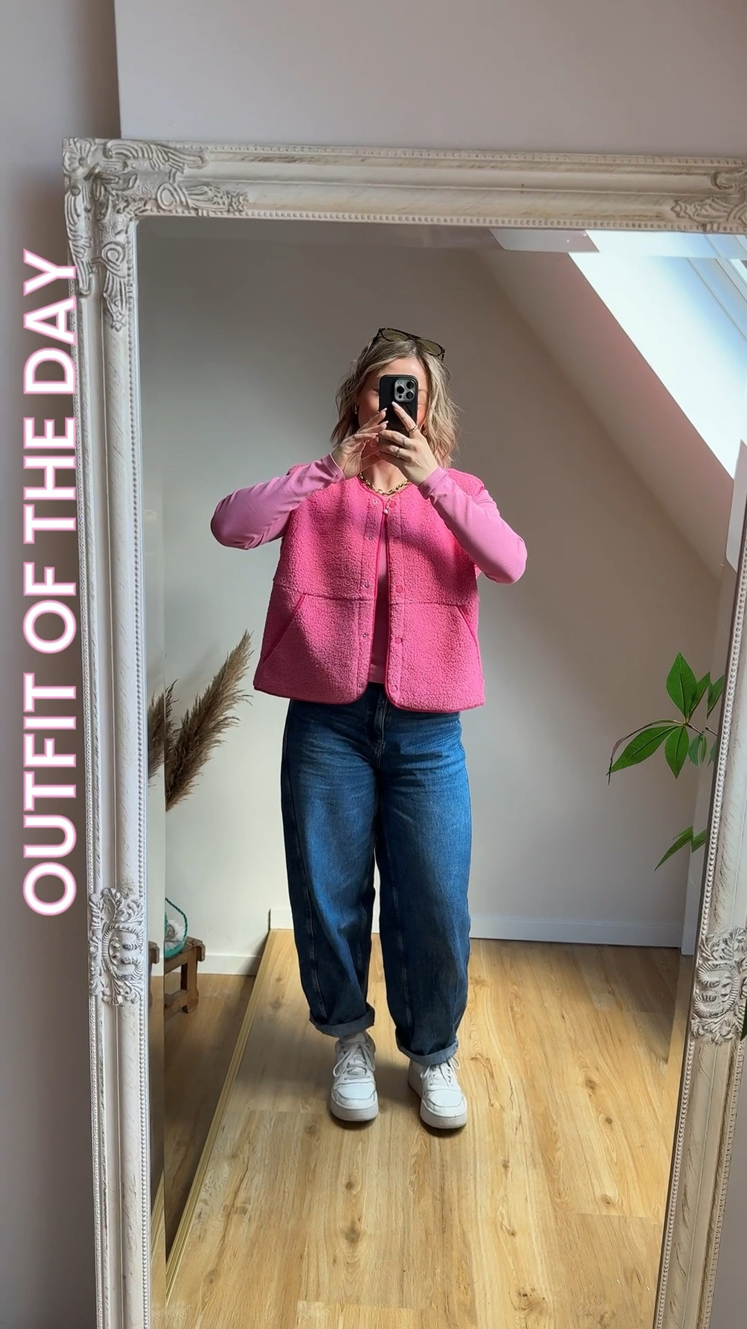 Pinky Outfit von heute💝#Weste # #RippShirt #TeddyWeste #Teddy #TeddyFell #Jeans #Ballon,Jeans,HashtagSonnenbrille #Pink #Bunt #SommerOutfit
#barreljeans￼#jdy #JJXX

#LTKdeutschland #LTKpetite #LTKsummer