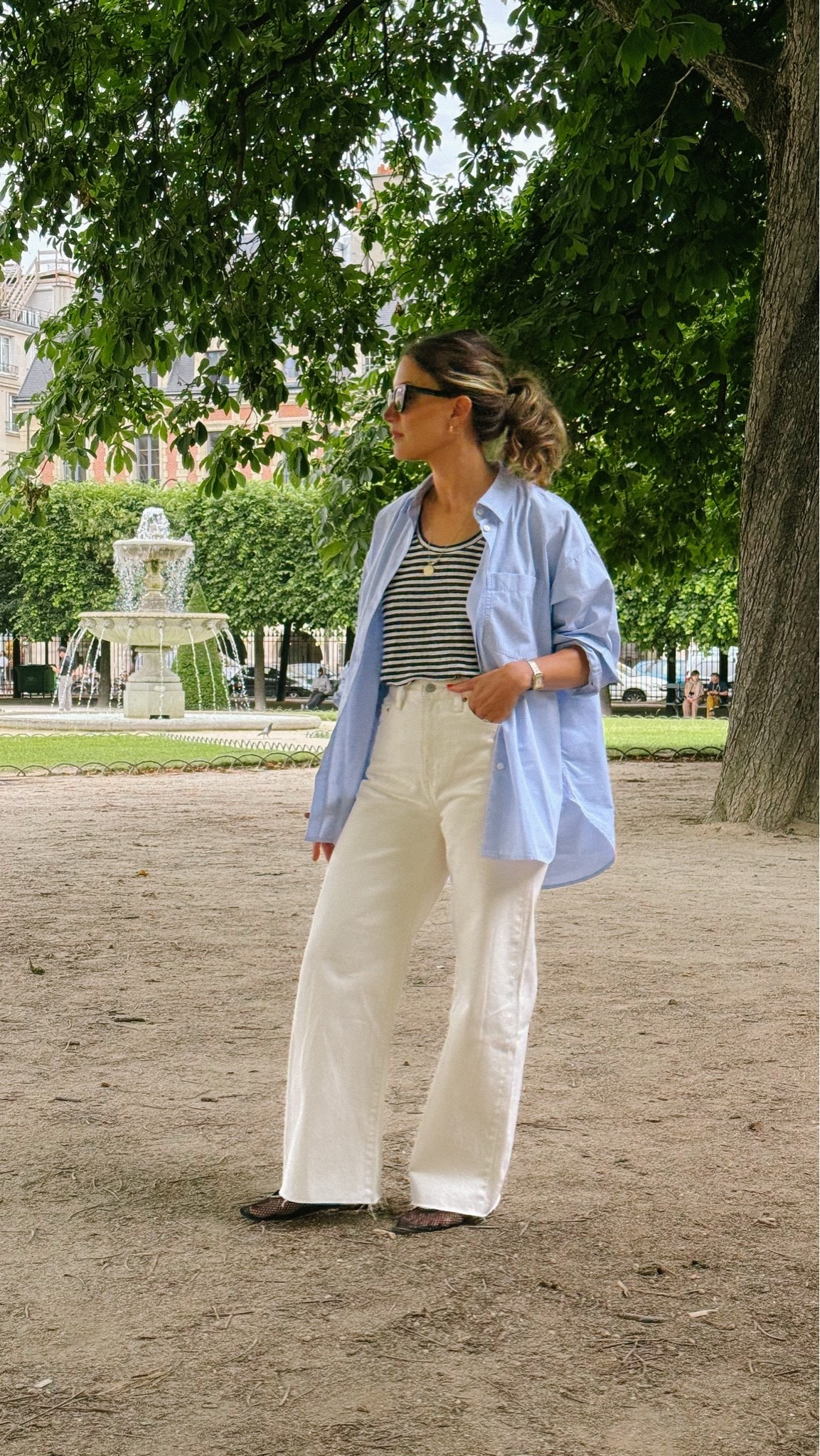 Paris // Day Six

Aritzia tank, XS, TTS. J.Crew button down shirt, XS, TTS for an oversized fit. Levi’s denim, 25, TTS. Steve Madden flats, sold out, similar linked. Quince sunglasses.

#LTKootd #LTKTravel #LTKOver40