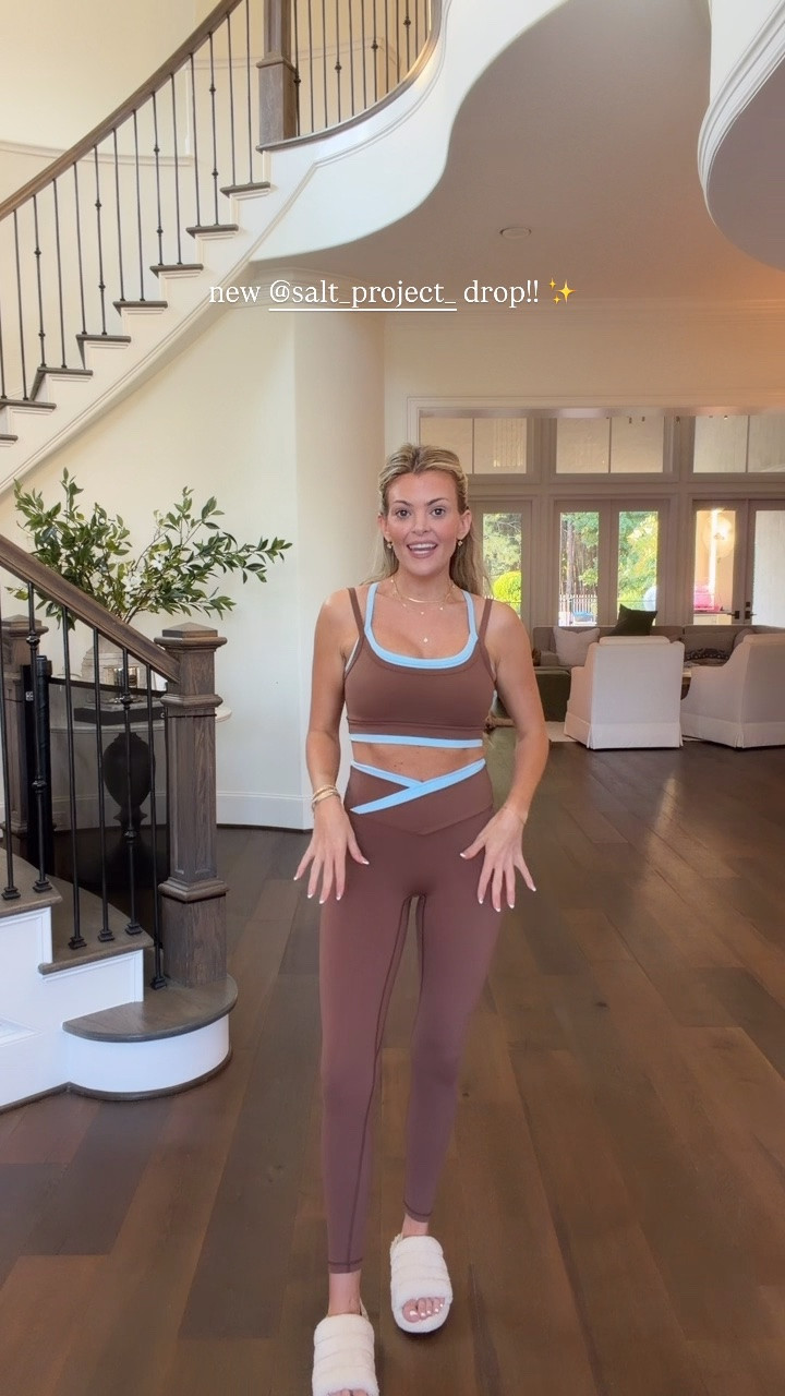 new salt project drop!!!! how cute is the brown & blue color combo (wearing size XS in both leggings & sports bra)

electric picks: JESS20 

athleisure, work out set

#LTKfitnessgoals #LTKActive #LTKootd