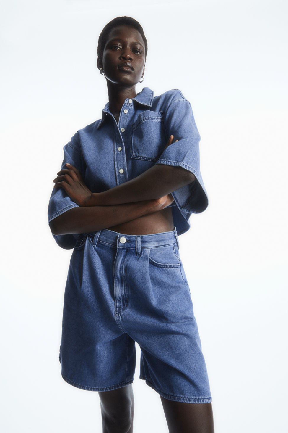 JEANSSHORTS IN A-LINIE MIT FALTEN | COS (EU)