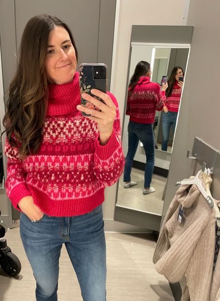 Sophie’s favorite sweeter that I tried on because it’s PINK! It’s so soft and cozy. Wearing a size medium which is true to size



#LTKHoliday #LTKSeasonal