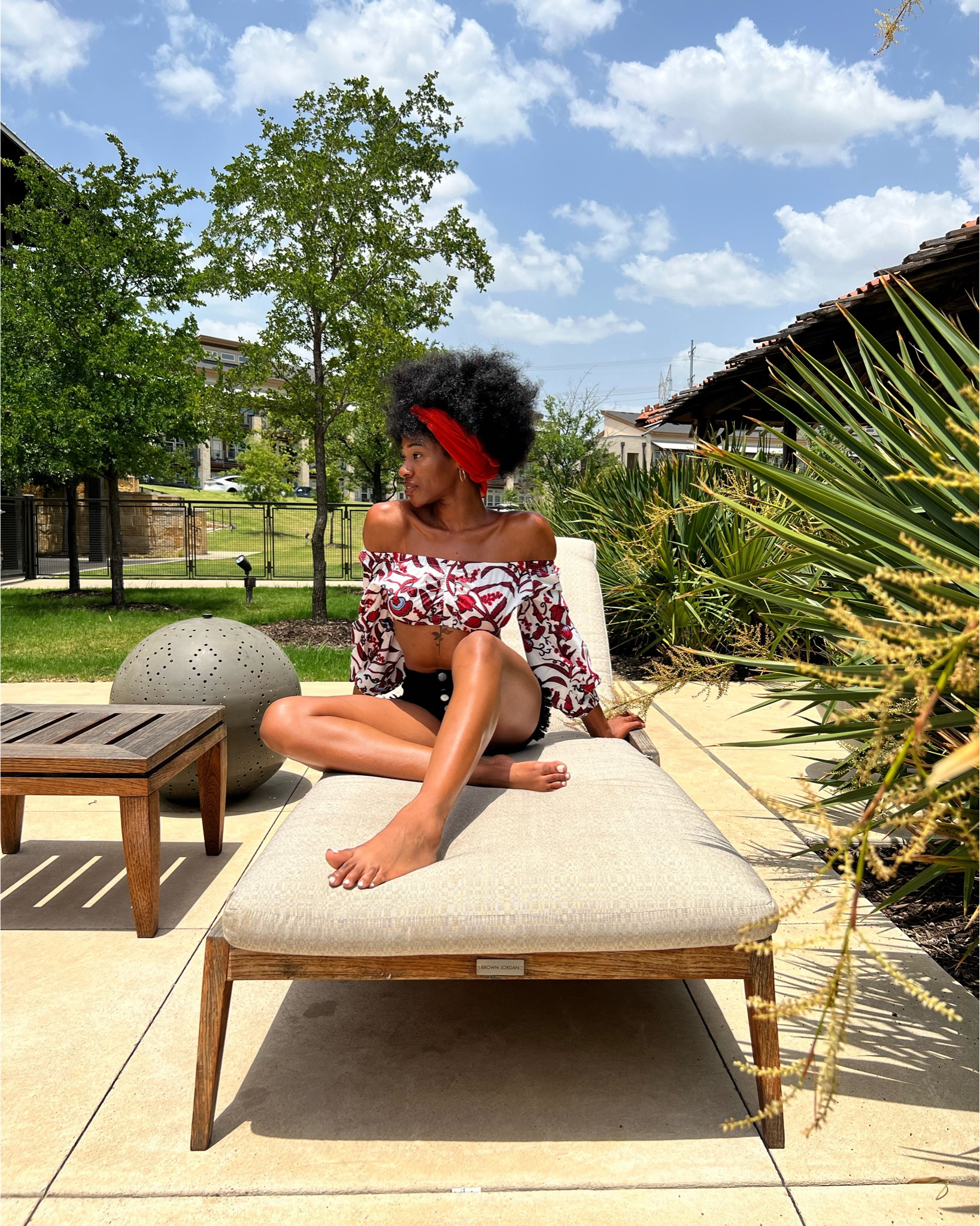 When it comes to finding cute Ankara Print crop tops, I have to give Amazon a 10/10 for it! 