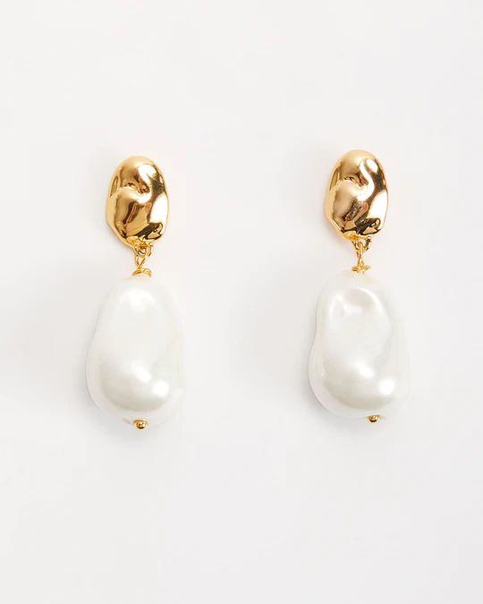 Freeform Pearl Drop Earrings | VICI Collection