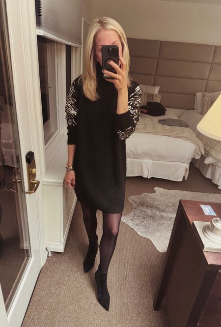 Dinner in Aspen for Gretchen’s 20th Anniversary. Loved this dress for the long sleeves,  sparkle, and under $100! 🥂 Runs tts. Gretchen wearing a small. 





Party dress
Fancy dress
Black dress
Sparkly dress

#LTKparties #LTKfindsunder100 #LTKover40