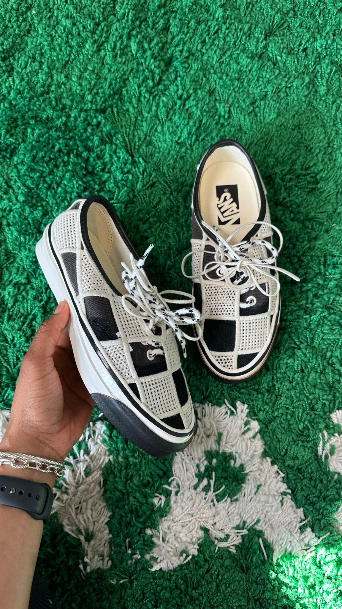 These Premium Authentic checkerboard Vans are such an easy everyday pair. Lightweight, breathable, and they go with everything. 🖤

#LTKootd