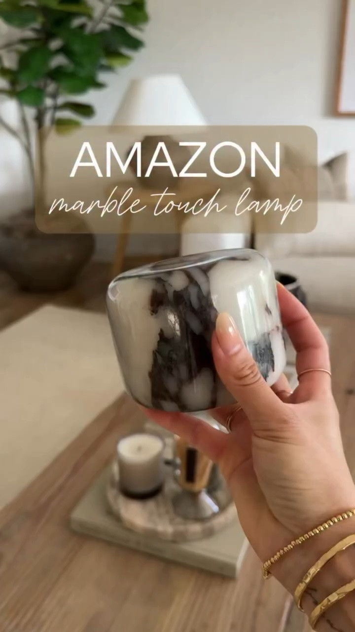 Loooove this cutie little marble touch lamp! Not only is it beautiful but it’s giving all the vibesss ✨