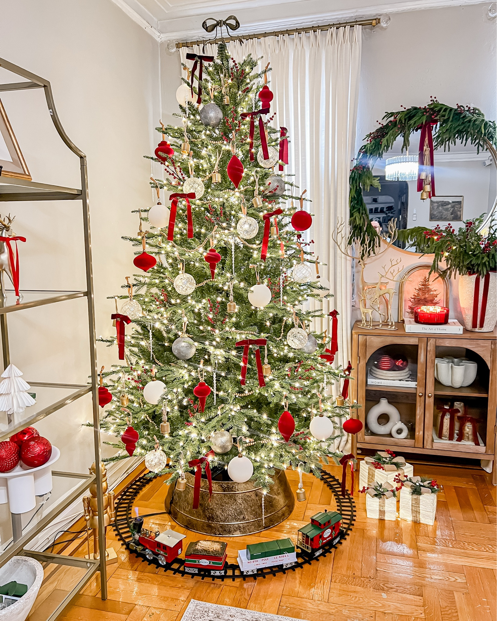 Christmas Train 🚂🎄✨❤️

#LTKHome #LTKSeasonal #LTKHoliday