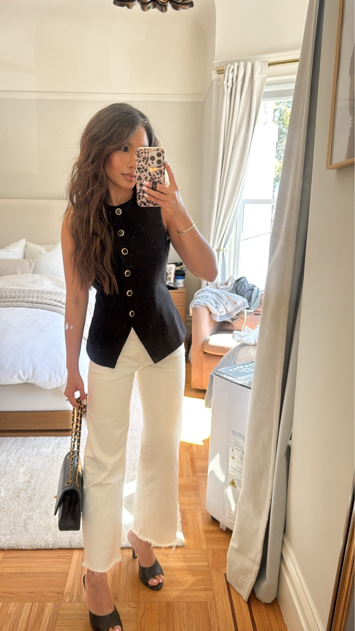 Ootd! My top is on sale for $30 and my jeans are part of the LTK Madewell sale and 20% off 

Sizing:
Top - sized up, wearing small (read reviews that bust ran small and happy I sized up)
Jeans - tts, vintage canvas wash, 25 standard in crop style so they hit perfectly at the ankle if you’re also shorter like me!

#LTKxMadewell #LTKSaleAlert #LTKPetite