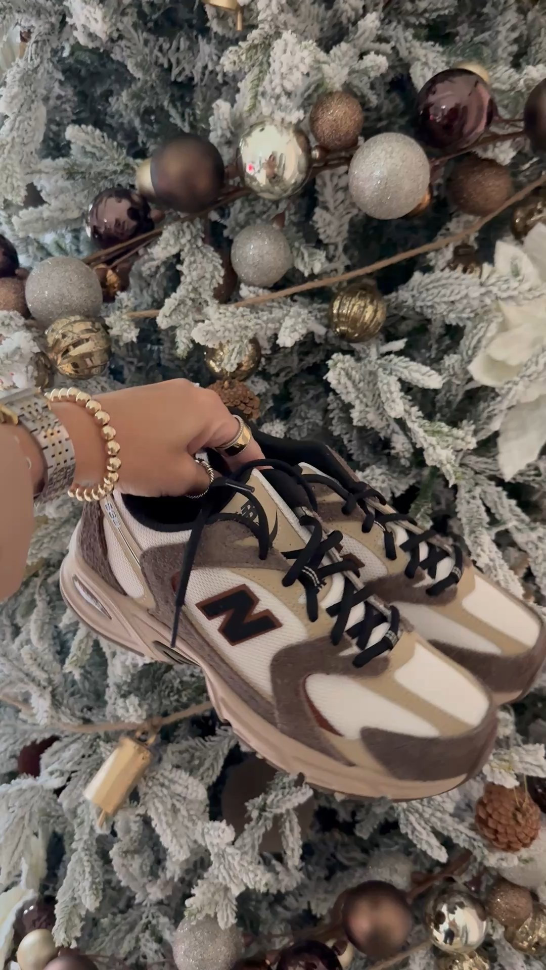 New Balance 530 - new colorway!!



#LTKGiftGuide #LTKShoeCrush #LTKStyleTip