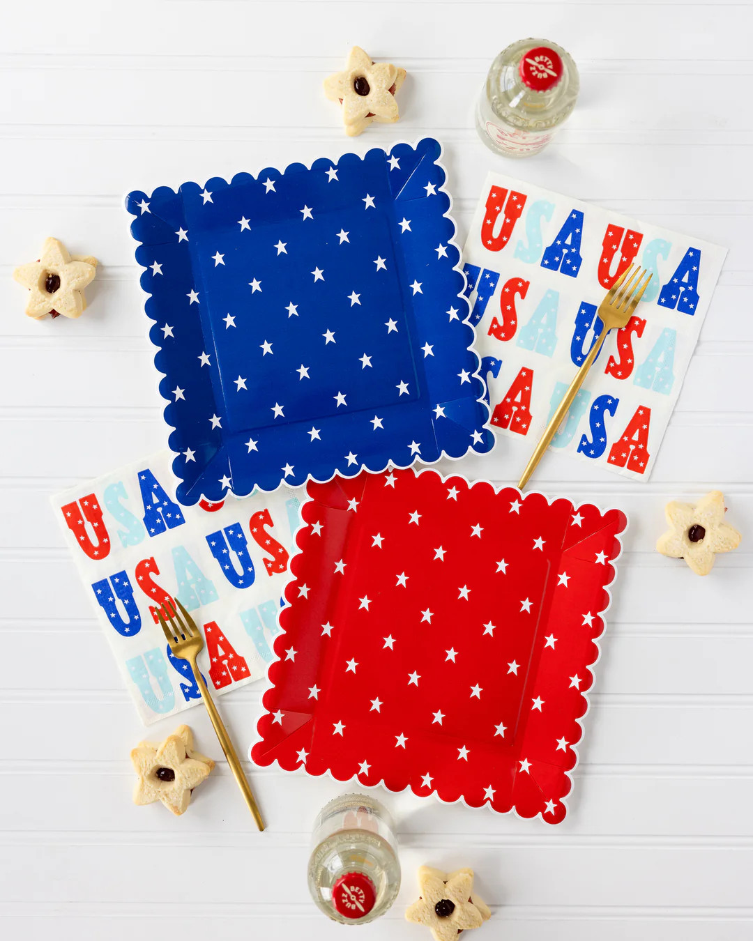 Red and Blue Star Paper Plate Set | My Mind's Eye