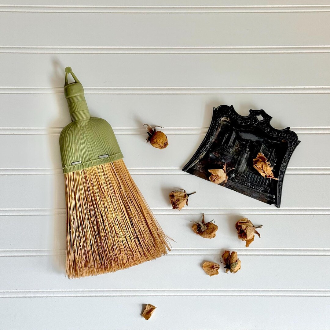 Sweet Vintage Whisk Broom & 1933-1934 Chicago World's Fair Silver Plate Crumb Catcher/mini Dust P... | Etsy (US)