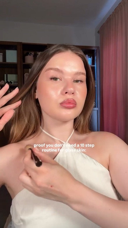 only 2 products for glass skin ✨
#glowyskin #makeup #beautytips #glowyskincare #glassskin