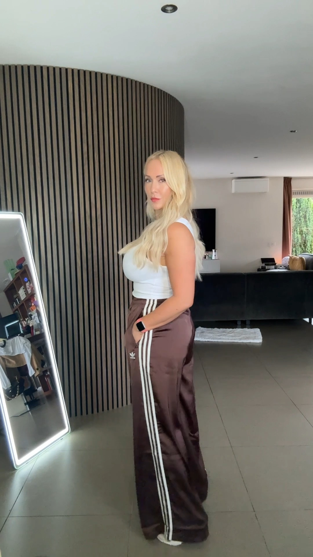 the perfect sporty pants for fall 🤎 adidas adicolor satin wide leg in auburn/cream white - wearing size 34

#adidas #skims #newbalance 