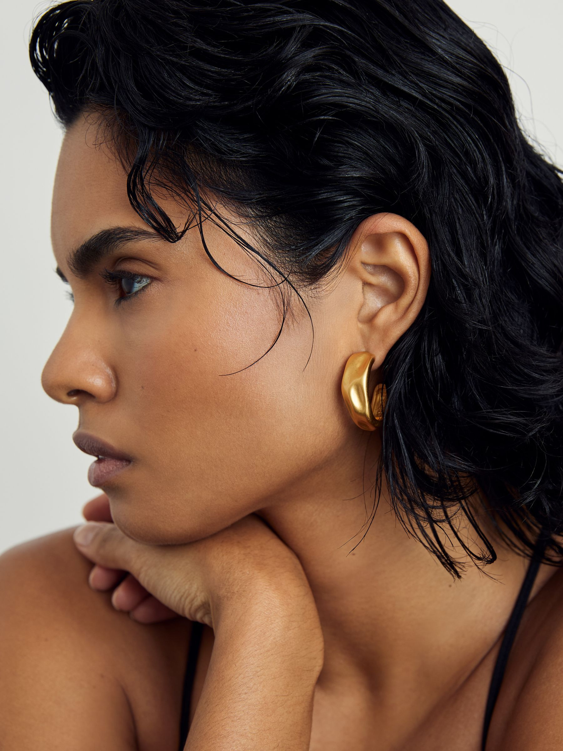 Sculpted Hoop Earrings in Gold Tone | Reiss UK