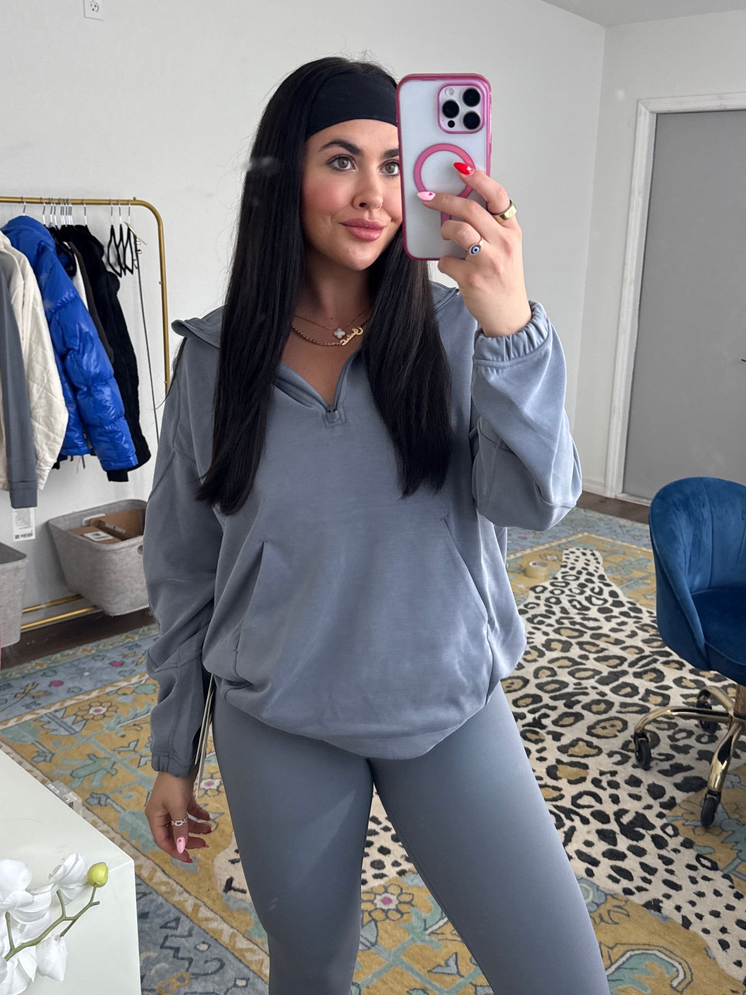 Lululemon SOLAR GREY 
Softstreme long half zip size M
Sign HR 25” legging size 4

#LTKActive #LTKMostLoved #LTKStyleTip