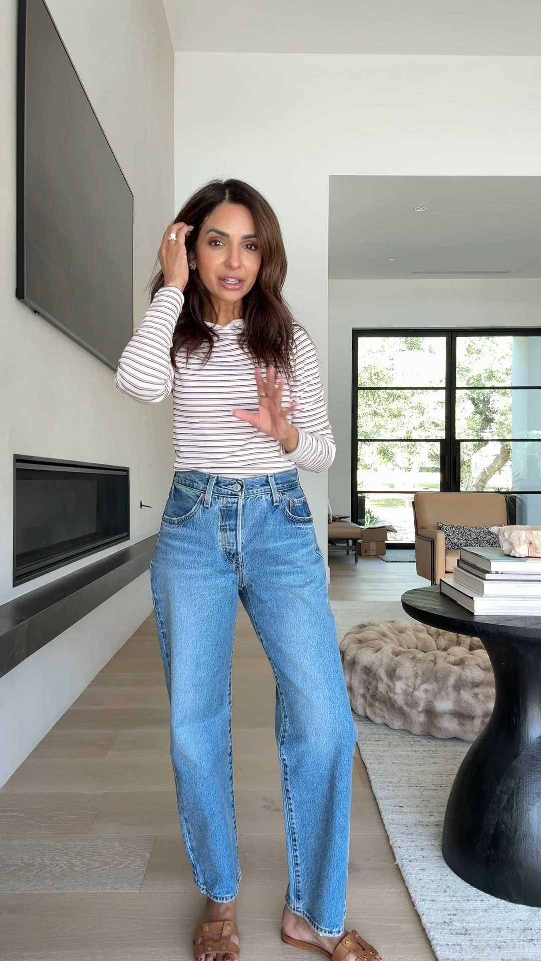 These @levis ’90s Ankle Jeans have that perfectly relaxed fit with a mid rise that feels effortless but still put together. I love the slightly looser leg + ankle length for everyday looks—just add this simple striped tee (wearing my true size XS) & your favorite flats or sneakers. Basically, the cool-girl denim you’ll reach for on repeat. 🤍
#LevisLTKPartner

#LTKootd #LTKSaleAlert #LTKPetite