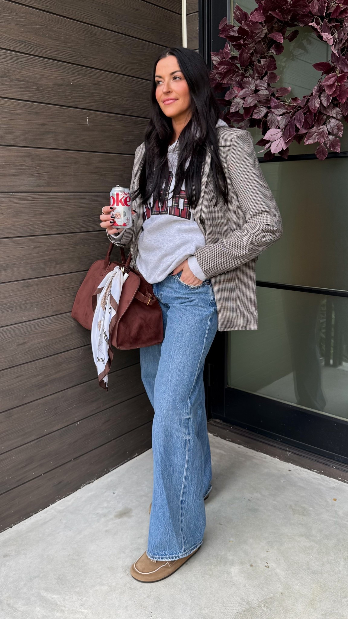 #AbercrombiePartner Use AFTIA for an extra 15% off @Abercrombie! L hoodie, M suiting blazer, 28L low rise ultra loose jeans 

 *Use code AFTIA to get an additional 15% off everything in stores and online at checkout from 11/24/2025-12/1/2025 in US/CA. Excludes clearance and gift cards. See details online*

#LTKootd #LTKCyberWeek #LTKGiftGuide