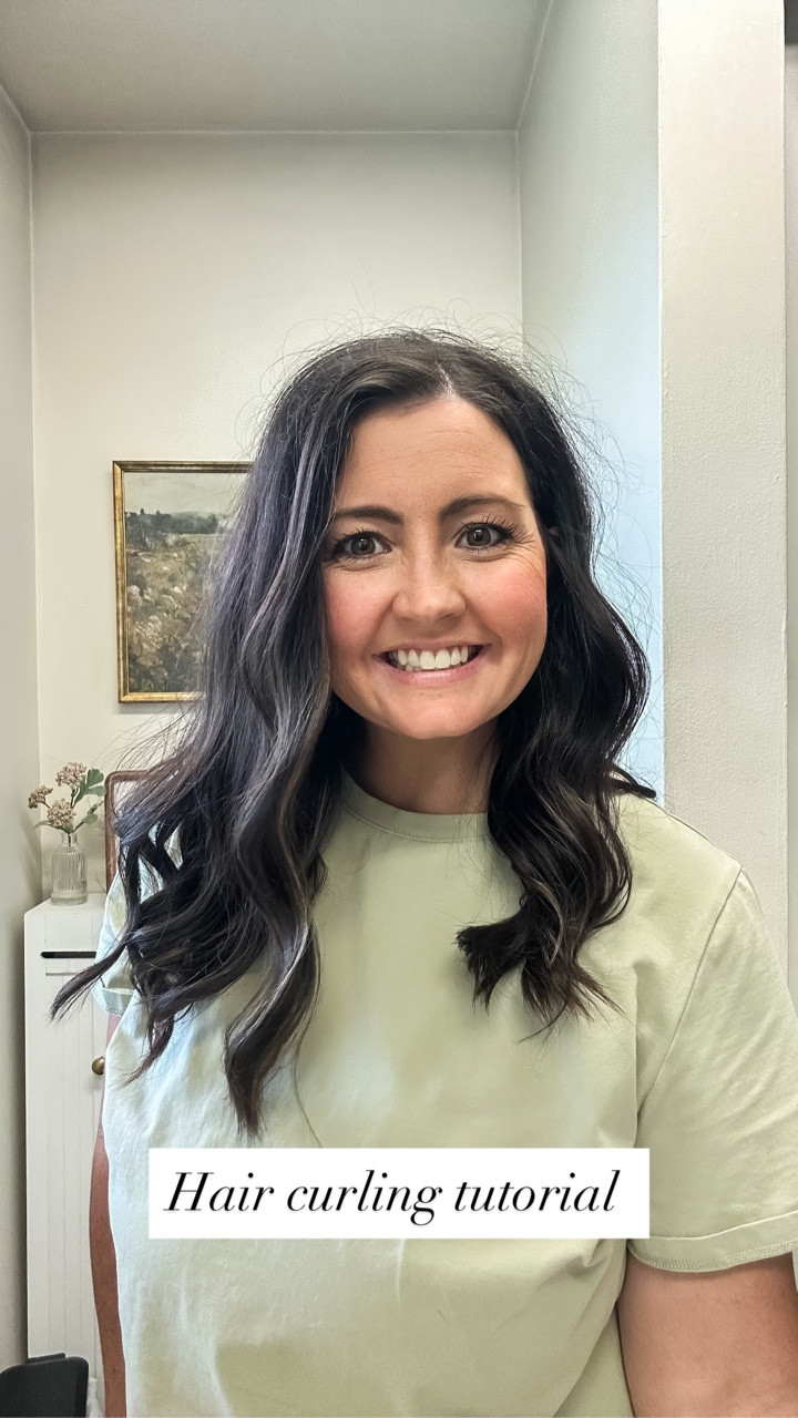 My curling essentials that keep my hair curled for 5 days!! 

Disclaimer: I prefer a loose wavy curl rather than tight! 
If you’re with me then this is for you! 

& if you aren’t, well it’s still for you because you’ll just repeat this curling more in a week than I do!