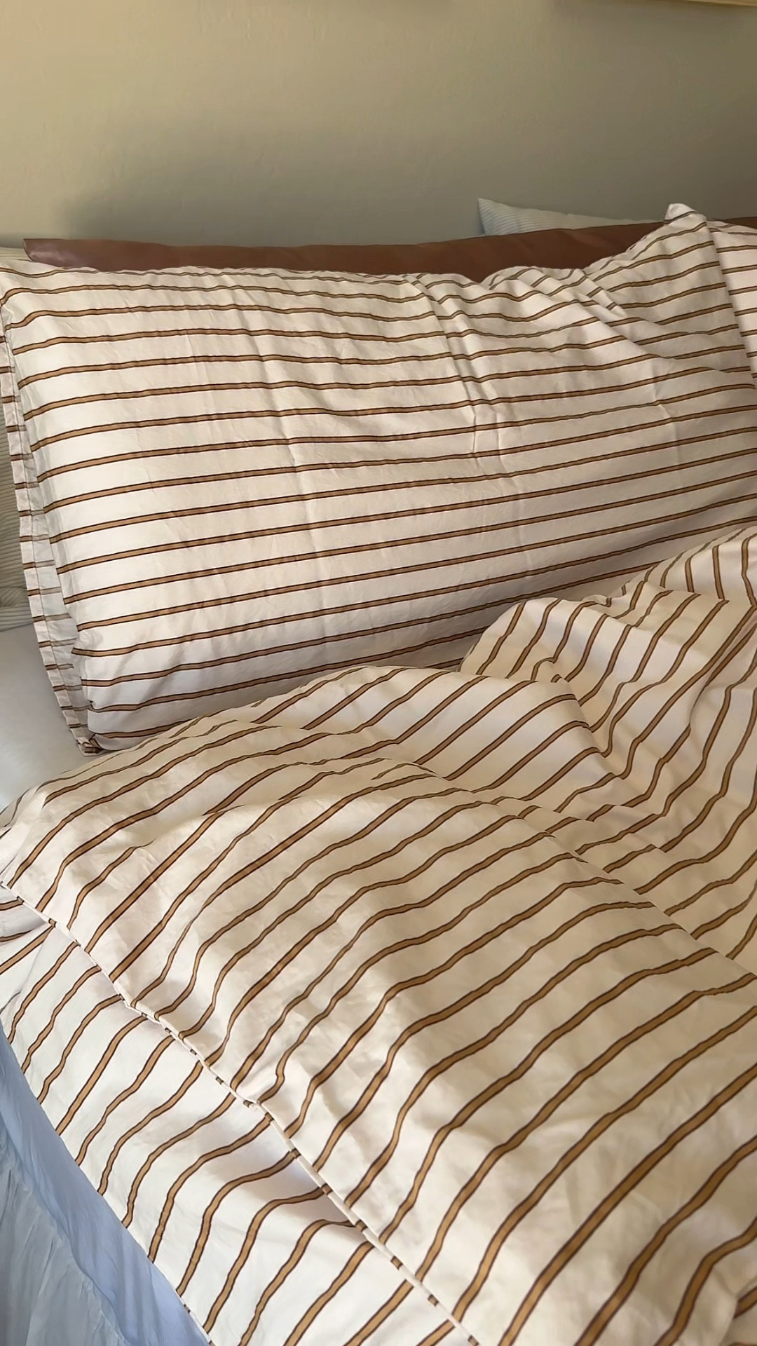 Classic Railroad Stripes-khaki, king size, cotton duvet cover and matching pillowcases 🦓🤎🧡

Bedbay Beige Striped Duvet Cover Set King Size, 100% Cotton Sateen Bedding, Soft & Breathable Neutral Bedding Set, Modern Farmhouse Style, 3 Pcs Striped Comforter Cover with Zipper & Corner Ties.

Fair warning, cotton does start off a little scratchy but over time and with each wash, it’ll get softer and softer I promise 👌🏻

The also have a $4 off coupon right now on Amazon!

#LTKSaleAlert #LTKHome #LTKdayinmylife