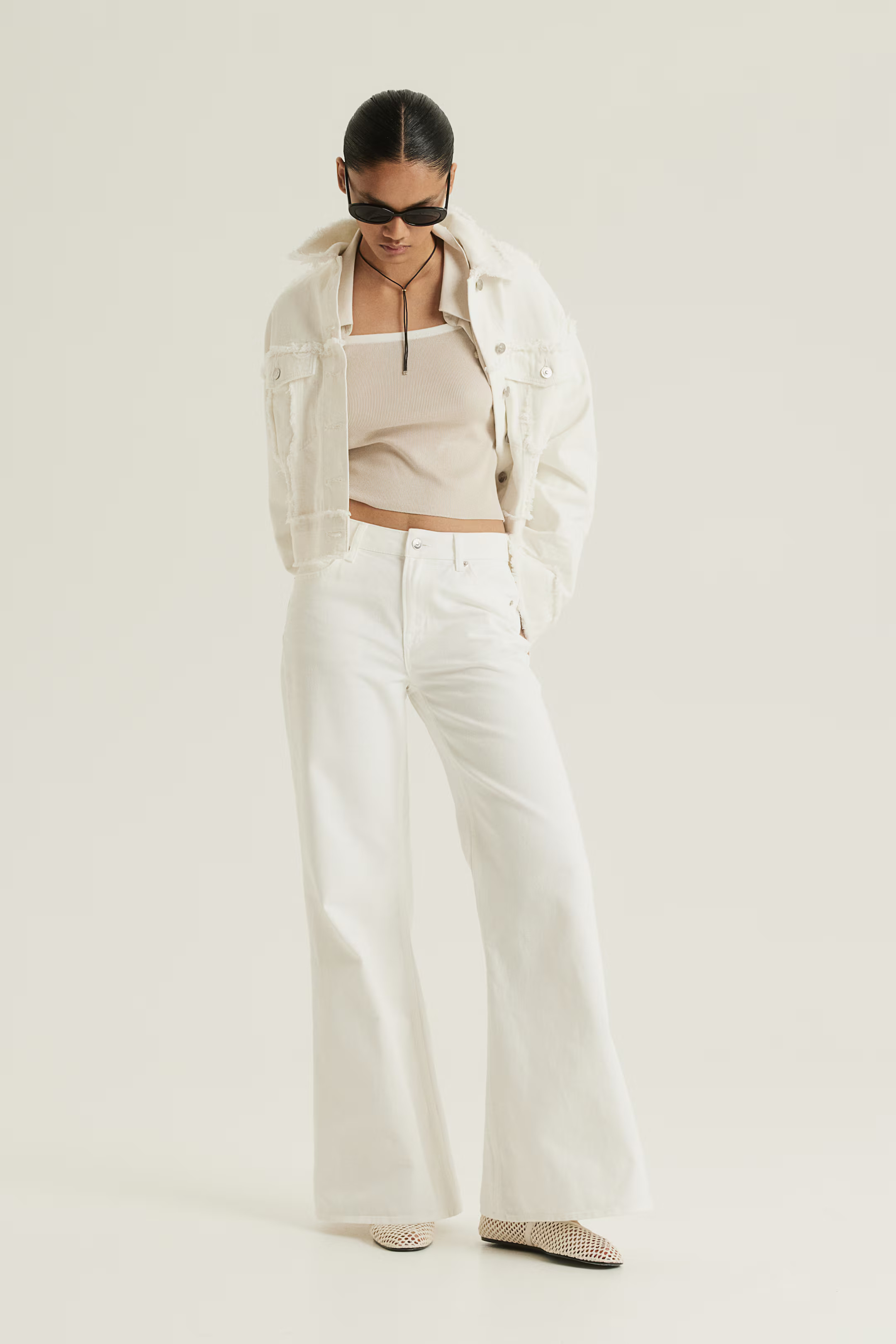 Flared Regular Jeans - White - Ladies | H&M GB | H&M (UK, MY, IN, SG, PH, TW, HK)