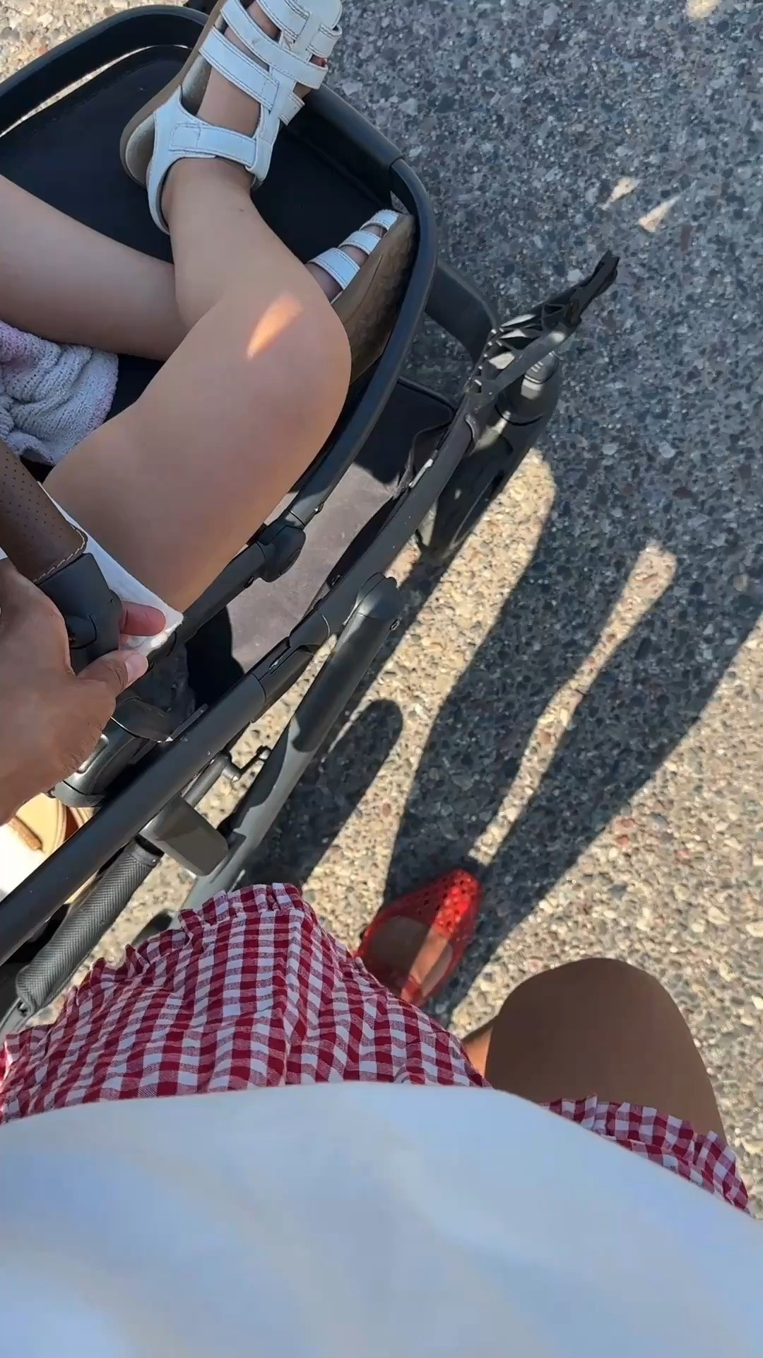 Feels like summer 😍☀️❤️





Gingham red ruffle shorts, red jelly sandals, fish white t-shirt

#LTKootd #LTKmomlife #LTKSaleAlert