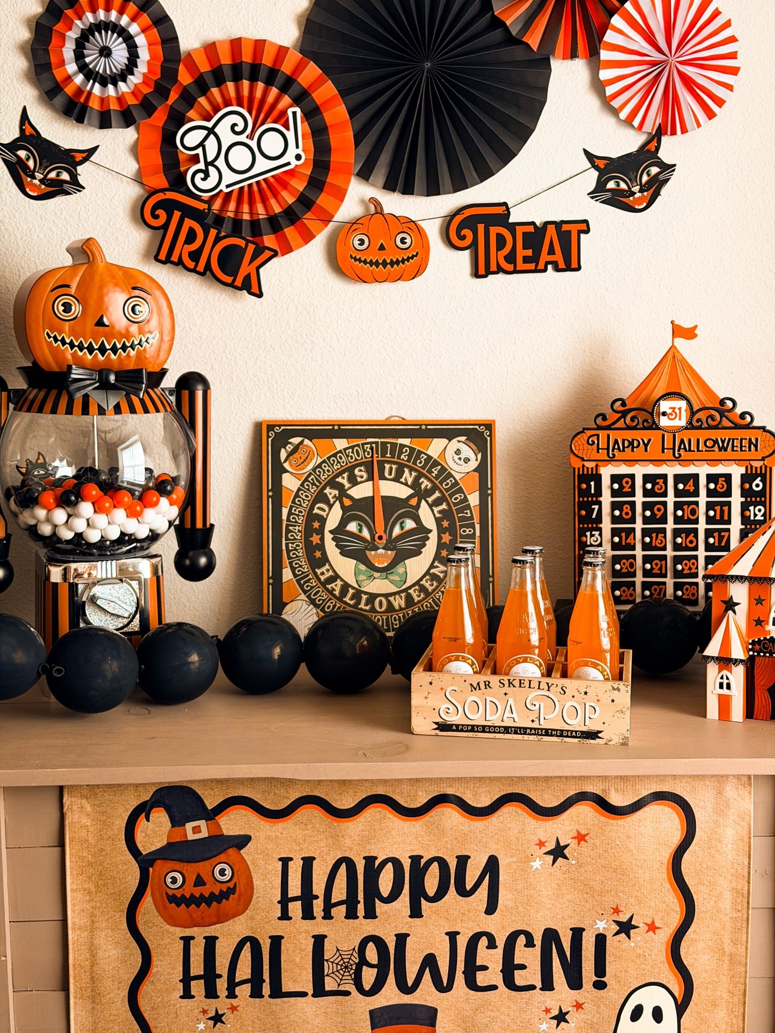 halloween but make it vintage 🎃🖤👻 i had SO much fun putting together this little halloween craft night with all the cutest finds from @michaelsstores! from the vintage decor to the halloween houses, there were way too many cute things to choose from 😂🙌🏻

i linked all my @michaelsstores finds right here in my LTK shop! 🎃

#Ad @michaelscraftstore #MakeItWithMichaels #MichaelsPartner

#LTKSeasonal #LTKHome #LTKSaleAlert