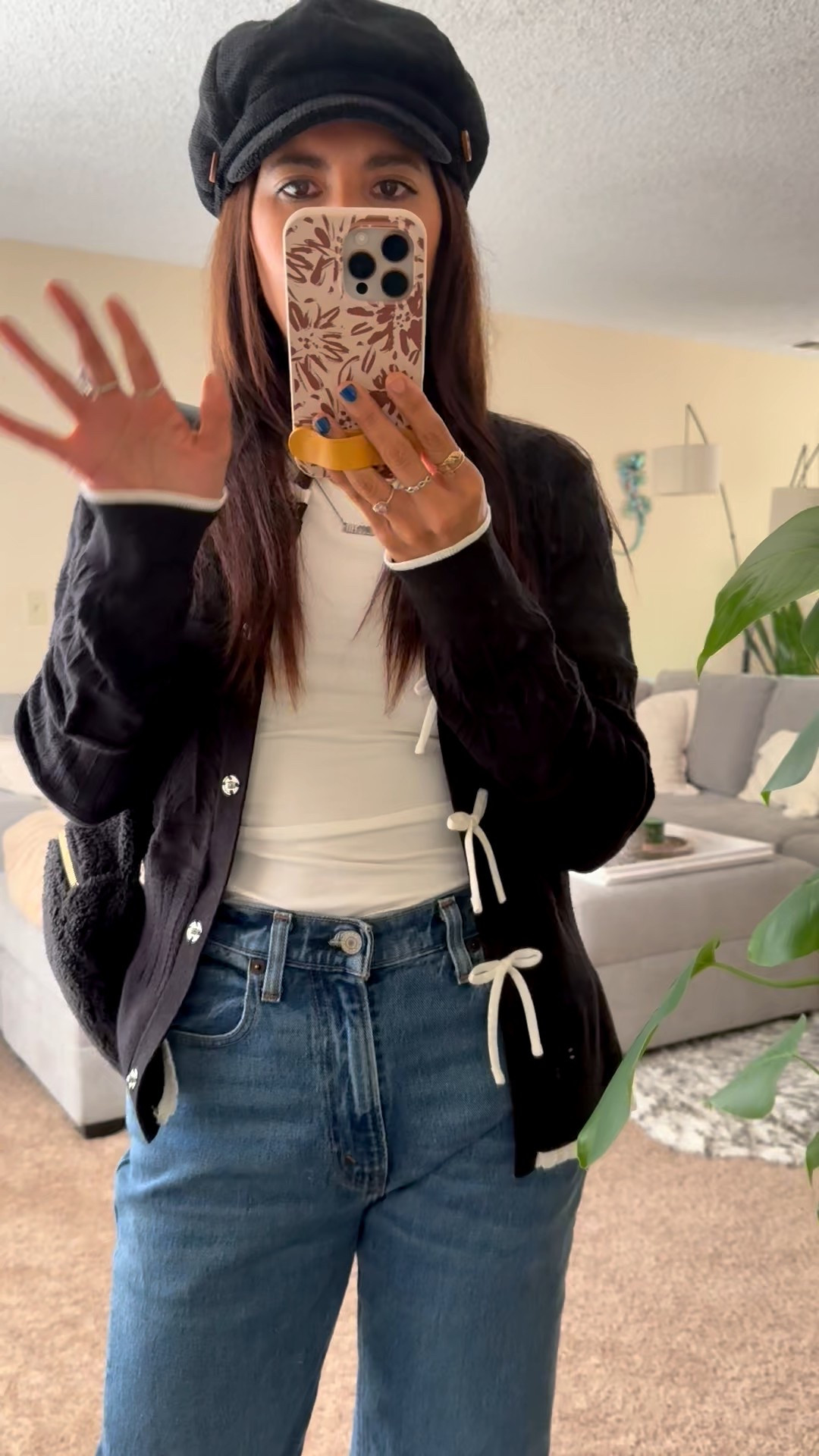 Monogram moment 🤍🖤 Keeping it classic with black & white vibes but making it cozy chic — added my fave straight-leg jeans from Abercrombie, a corduroy hat, a Sherpa for that Cali fall feel, my Lululemon belt bag, and designer loafers to finish the look. Effortless + elevated ✨
Bottom size 26
Shoe size 8
Top size S

monogram outfit, fall outfit inspo, black and white look, casual chic outfit, Abercrombie jeans, Sherpa jacket, corduroy hat, Lululemon belt bag, designer loafers, comfy fall outfit, classic fall style, effortless fall look, neutral outfit ideas, street style inspo

#LTKFindsUnder50 #LTKSeasonal #LTKStyleTip