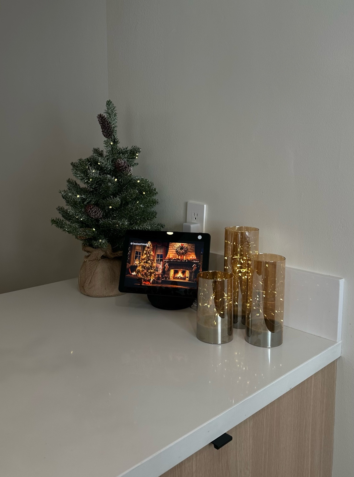 Christmas home decor🫶🏼

#LTKHoliday #LTKSeasonal #LTKHome
