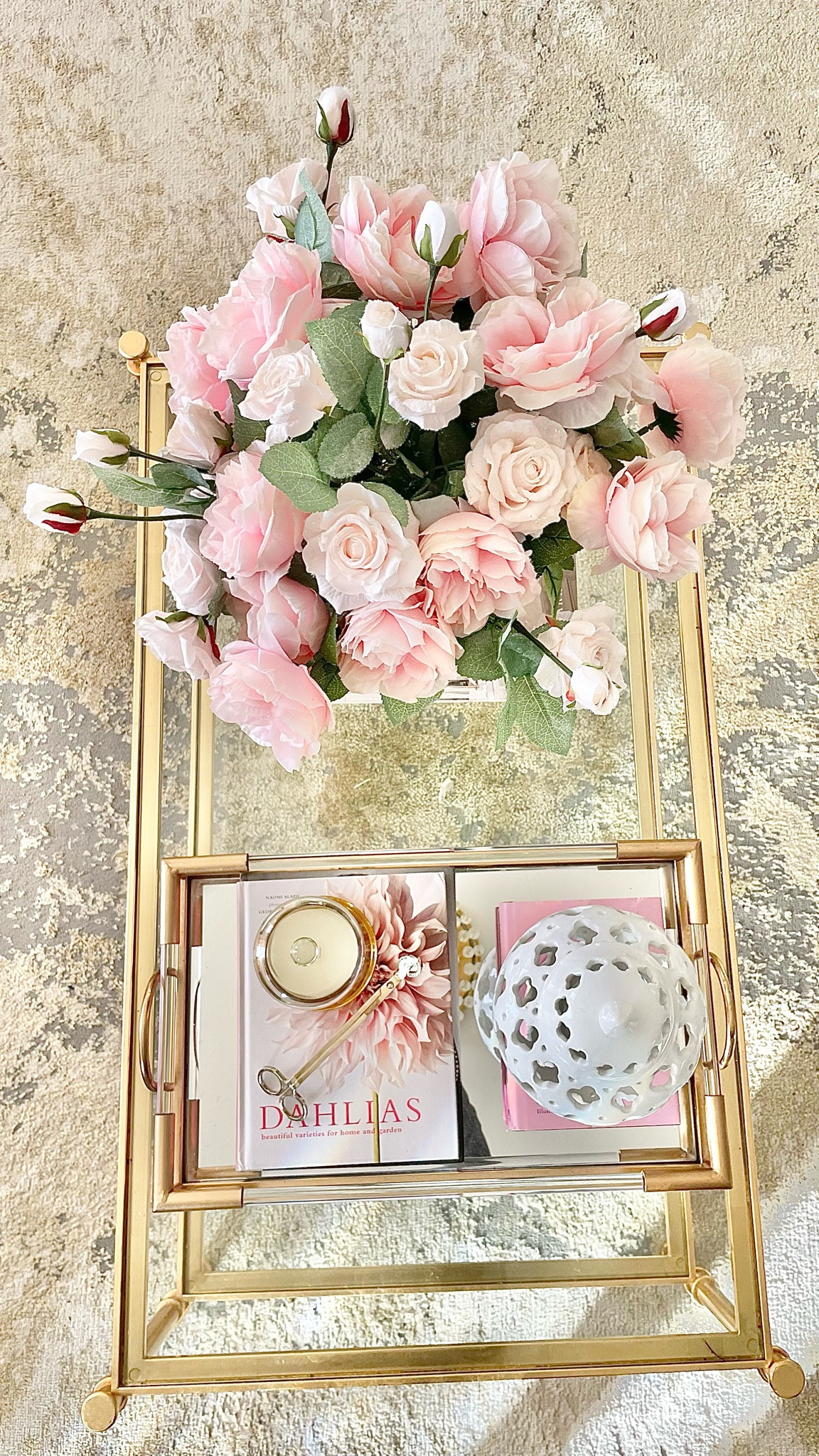 Coffee table styling #coffeetable

#LTKFind #LTKU #LTKhome