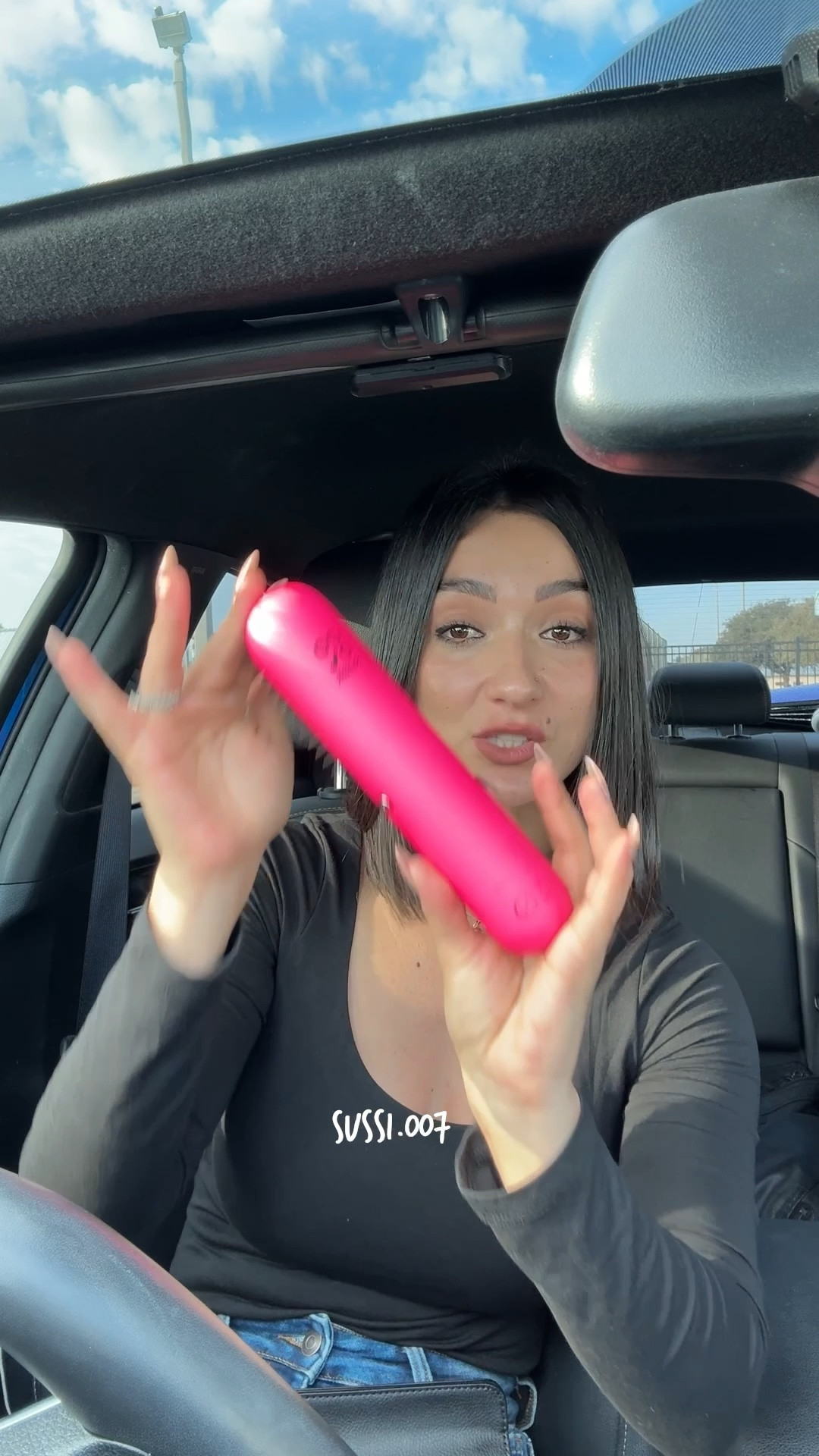 Recargable, cepillo de calor para arreglar el cabello donde quiera q estés. Lo ame 💗