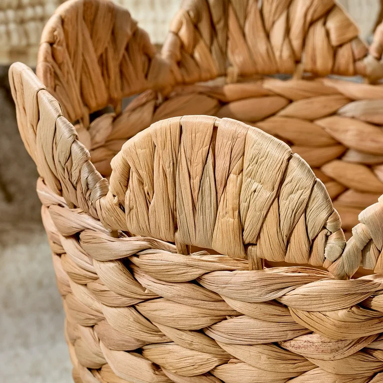 Better Homes & Gardens Round Scalloped Rim Water Hyacinth Basket - Walmart.com | Walmart (US)