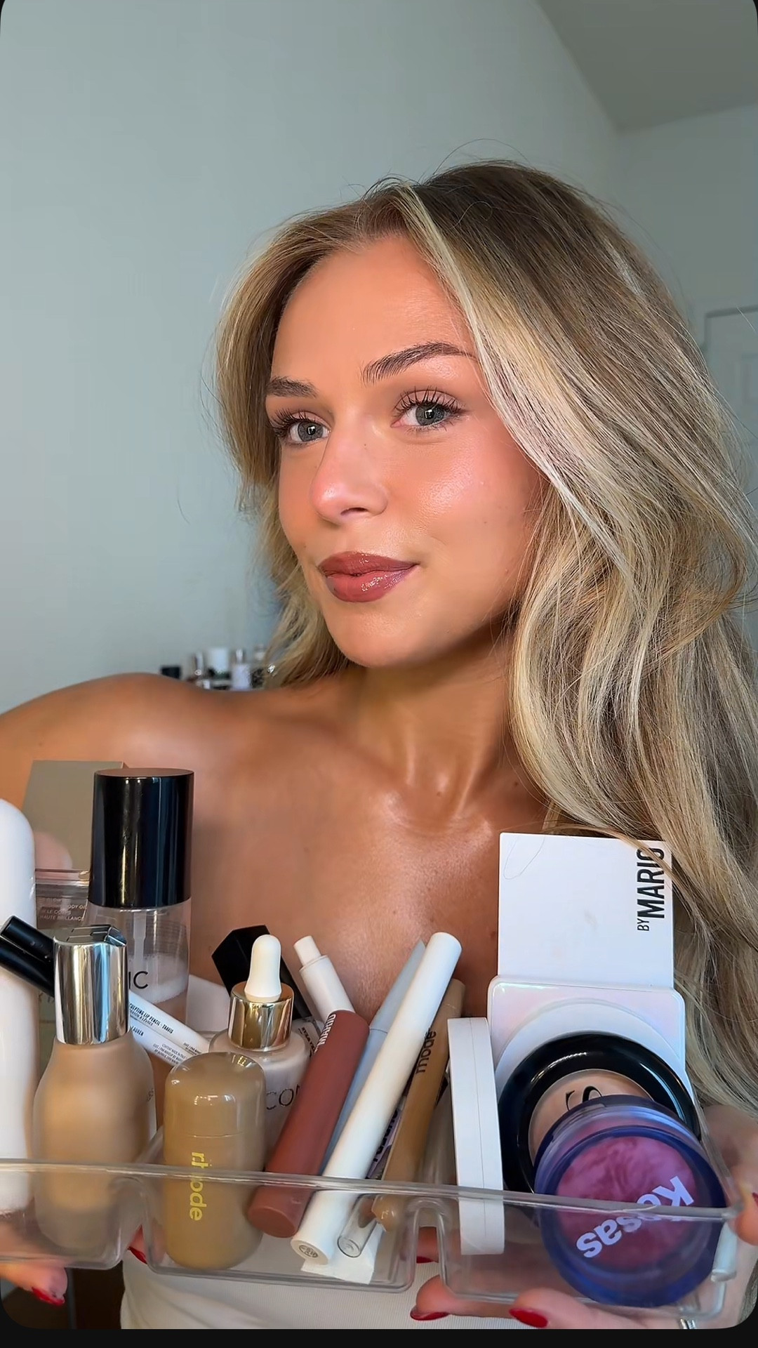 Products I use when I know I will be taking pictures and how I cover pimples! 