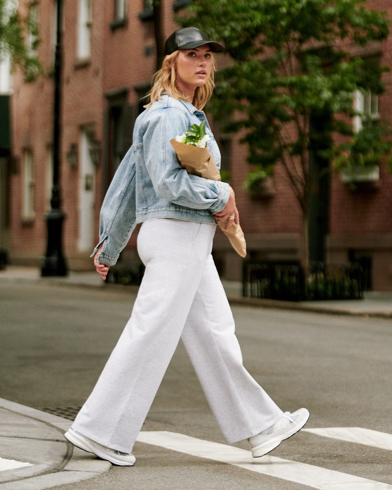 Women's Luxe Terry Wide Leg Sweatpants | Women's Bottoms | Abercrombie.com | Abercrombie & Fitch (US)