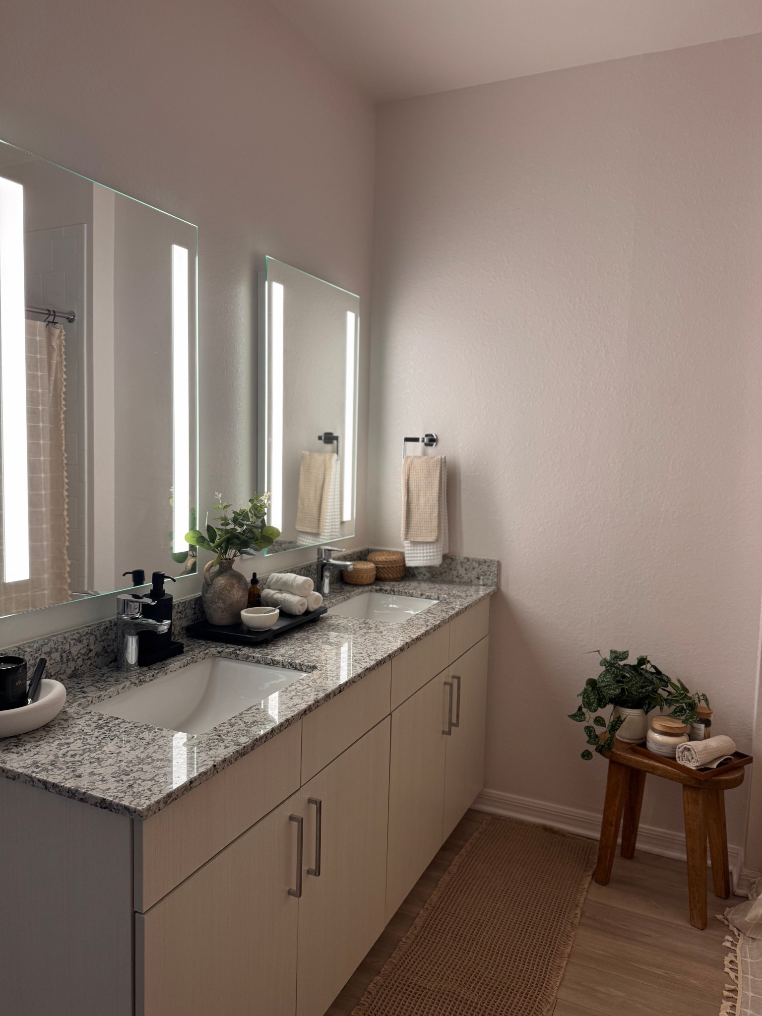 Mi baño🤎🤍

#LTKHome #LTKSaleAlert #LTKStyleTip