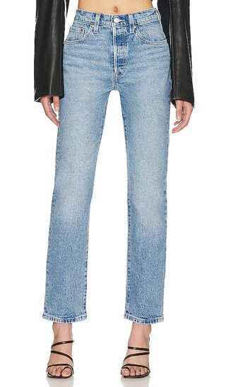 LEVI'S 501 Straight Jeans in Denim-Medium. - size 25 | Revolve Clothing (Global)