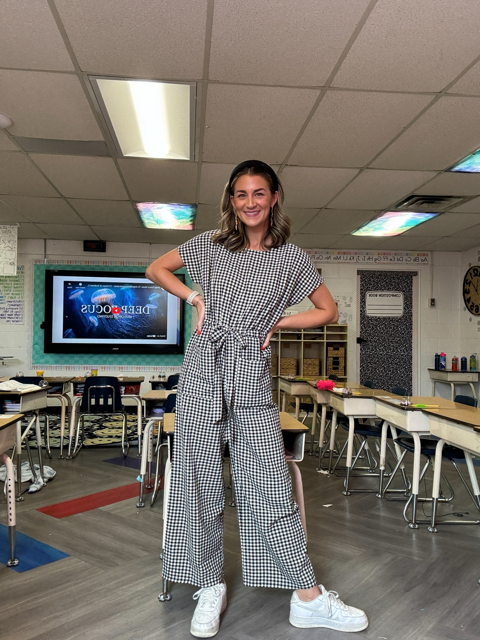 Teacher Outfit Day 9🖍️🖤✨

This exact romper is sold out in gingham but it’s still available in black! 