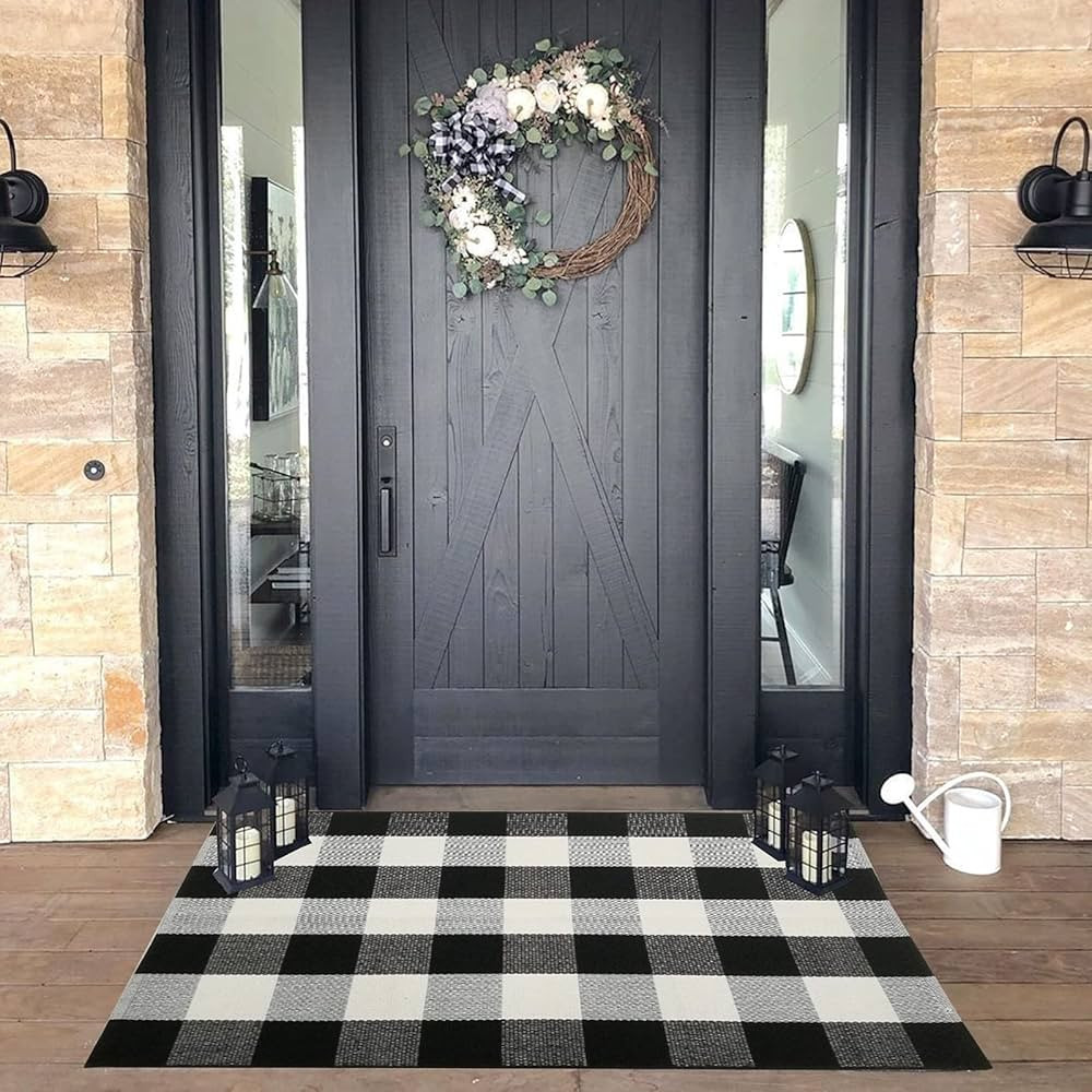 CAINANEL Buffalo Plaid Outdoor Rug 27.5'' x 43'' Black and White Check Rug Front Porch Rug Machin... | Amazon (US)