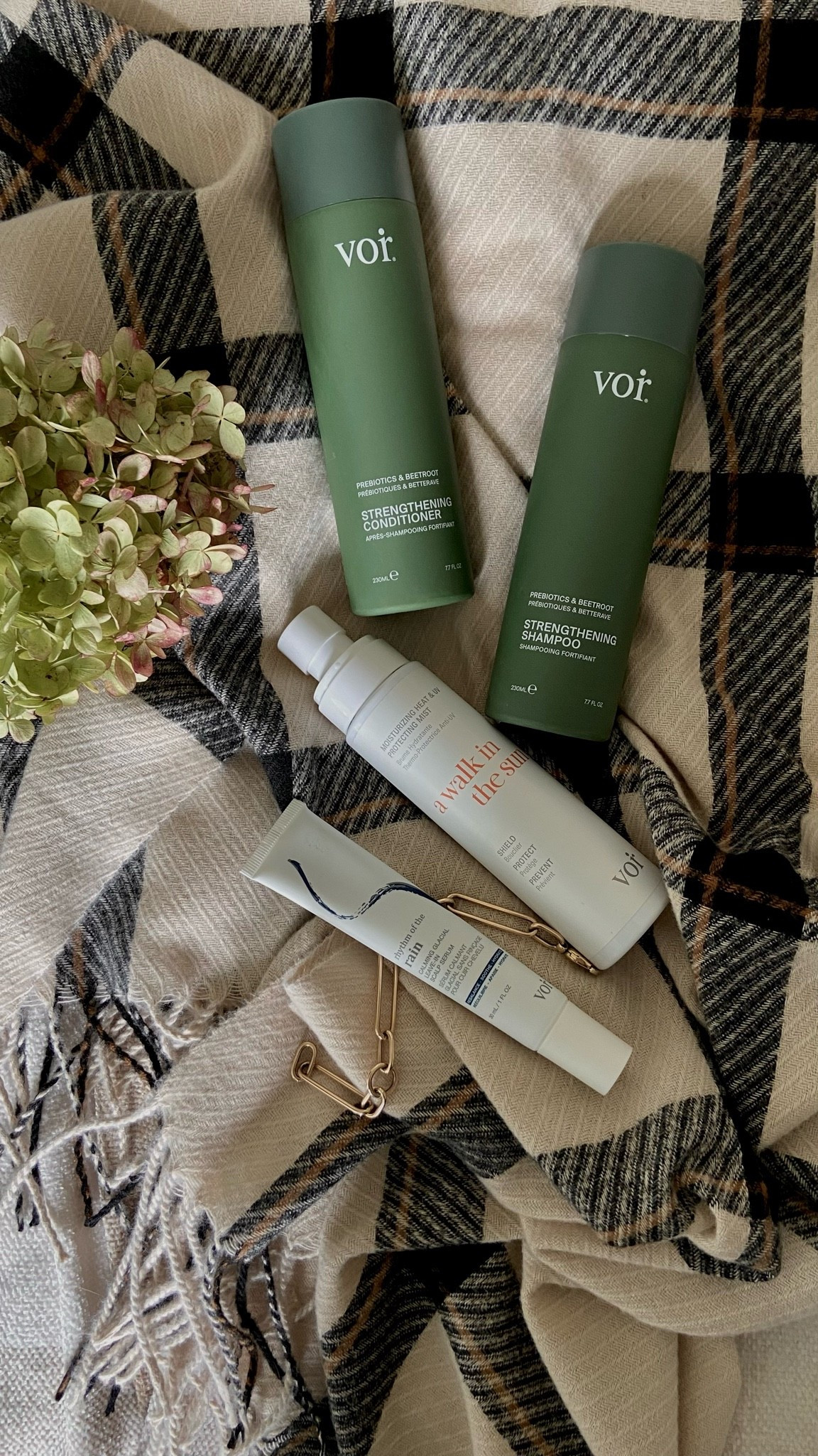 New fall haircare routine unlocked thanks to Voir Haircare! Shampoo✔️ Conditioner ✔️ Mask ✔️ Protectant ✔️ Scalp serum ✔️🍂

#LTKcanada #LTKfall #LTKbeauty